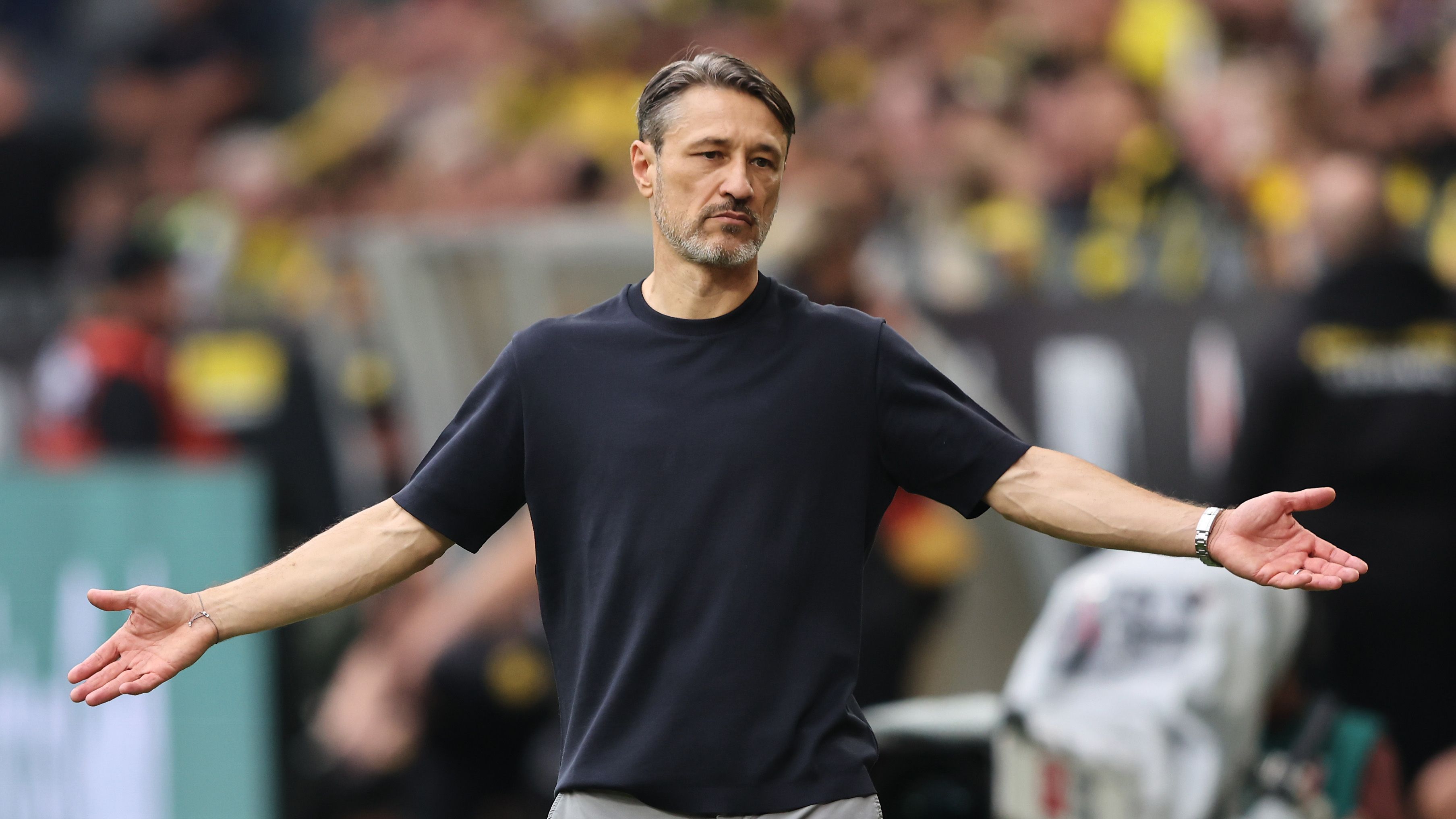 صدمة على الهواء.. كوفاتش يغالب دموعه عقب معرفة نبأ وفاة صديقه