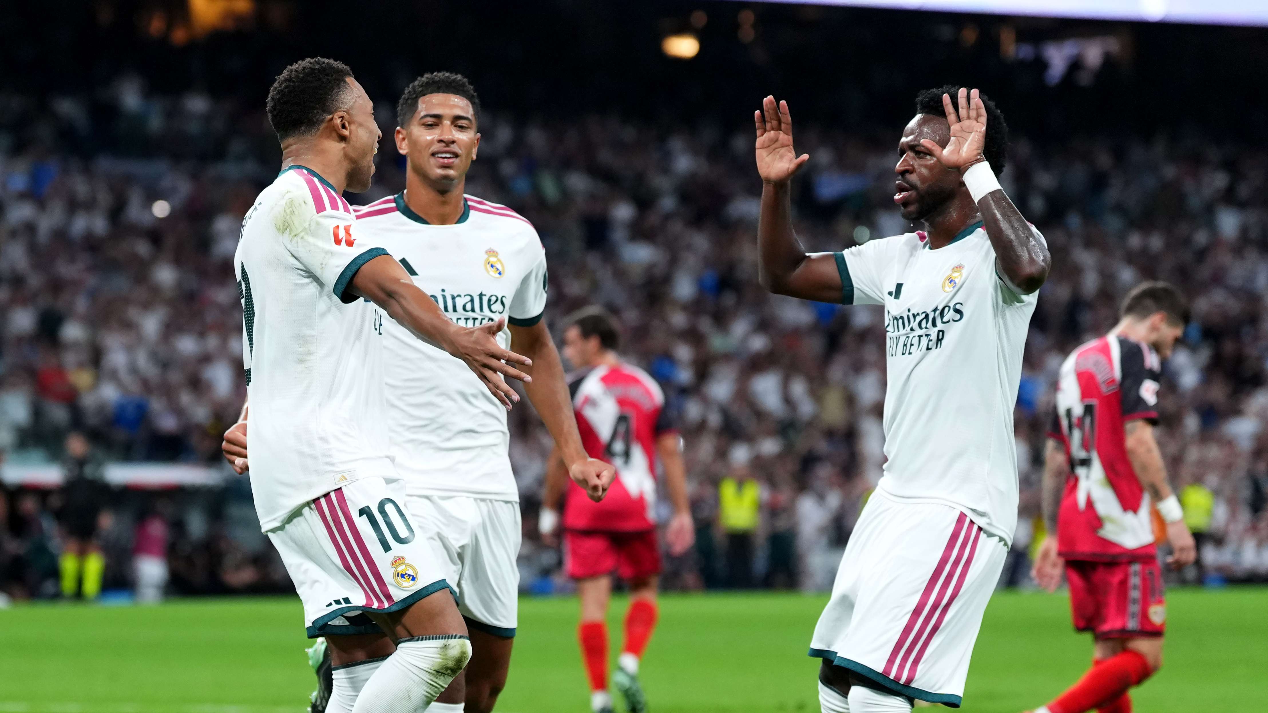 جوزيه مورينيومبابي وفينيسيوس.. صداع مزمن يطارد مورينيو في ريال مدريدصراع النجوم يهدد مشروع الملكي05:0310 أكتوبر 2026
