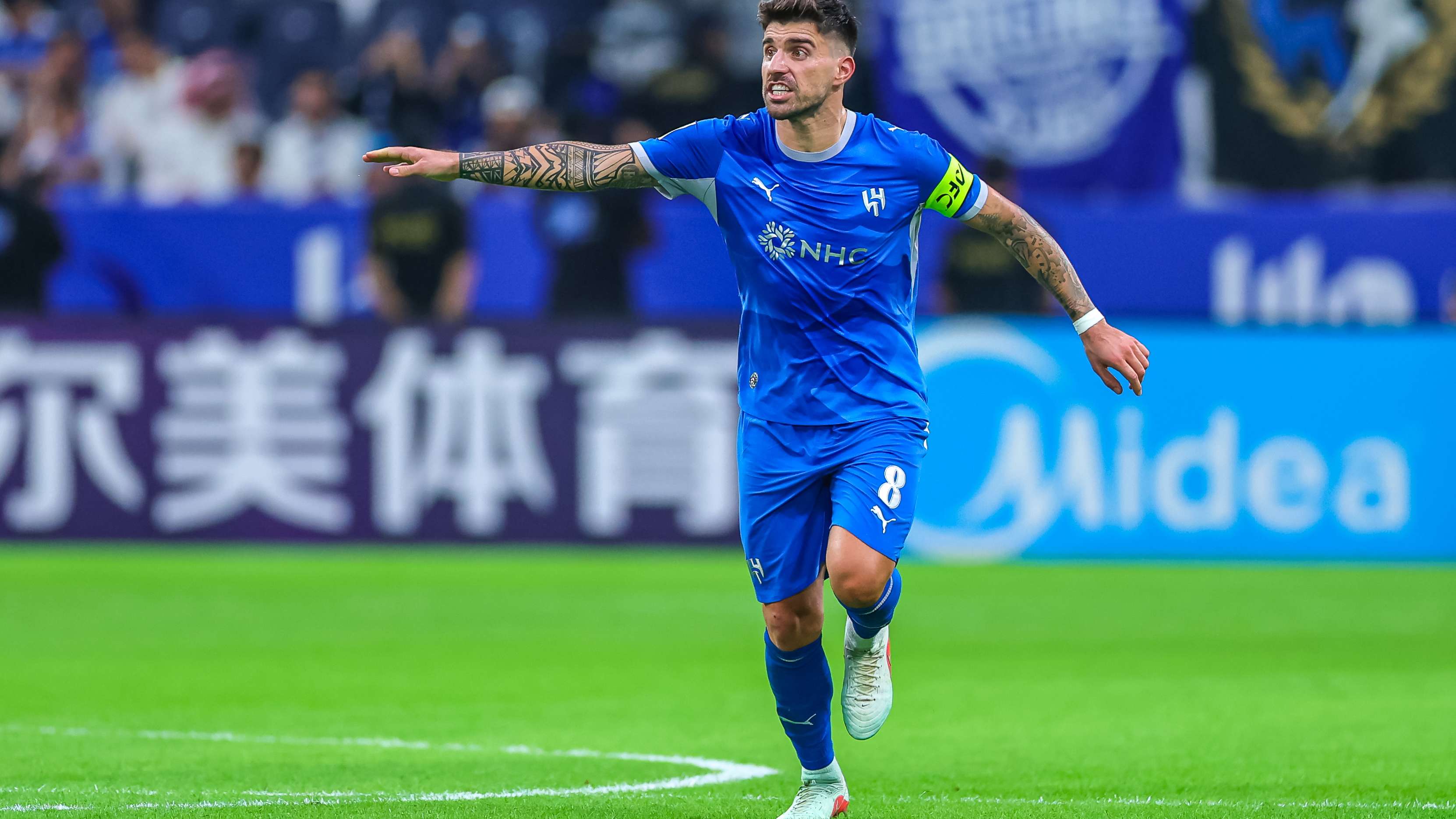 السد ضد الهلالفيديو.. سامي الجابر: الهلال استعاد ميزة غابت من زمن.. ونيفيز الأجدر بشارة القيادةأسطورة الهلال يدافع عن الدوسري07:5414 أكتوبر 2026