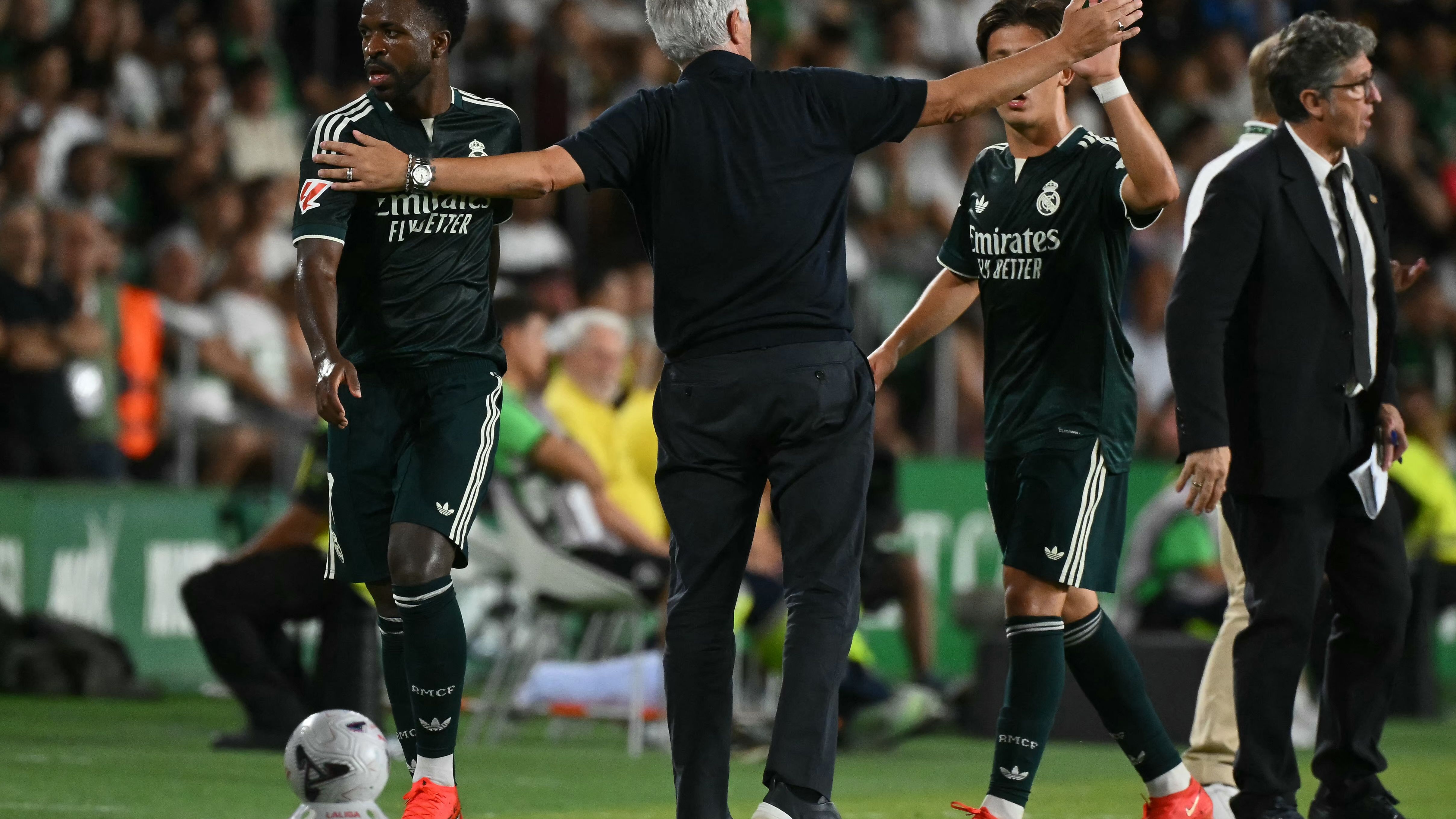 ماذا يفعل مورينيو؟.. قرار مفاجئ قبل ديربي مدريد يثير التساؤلات