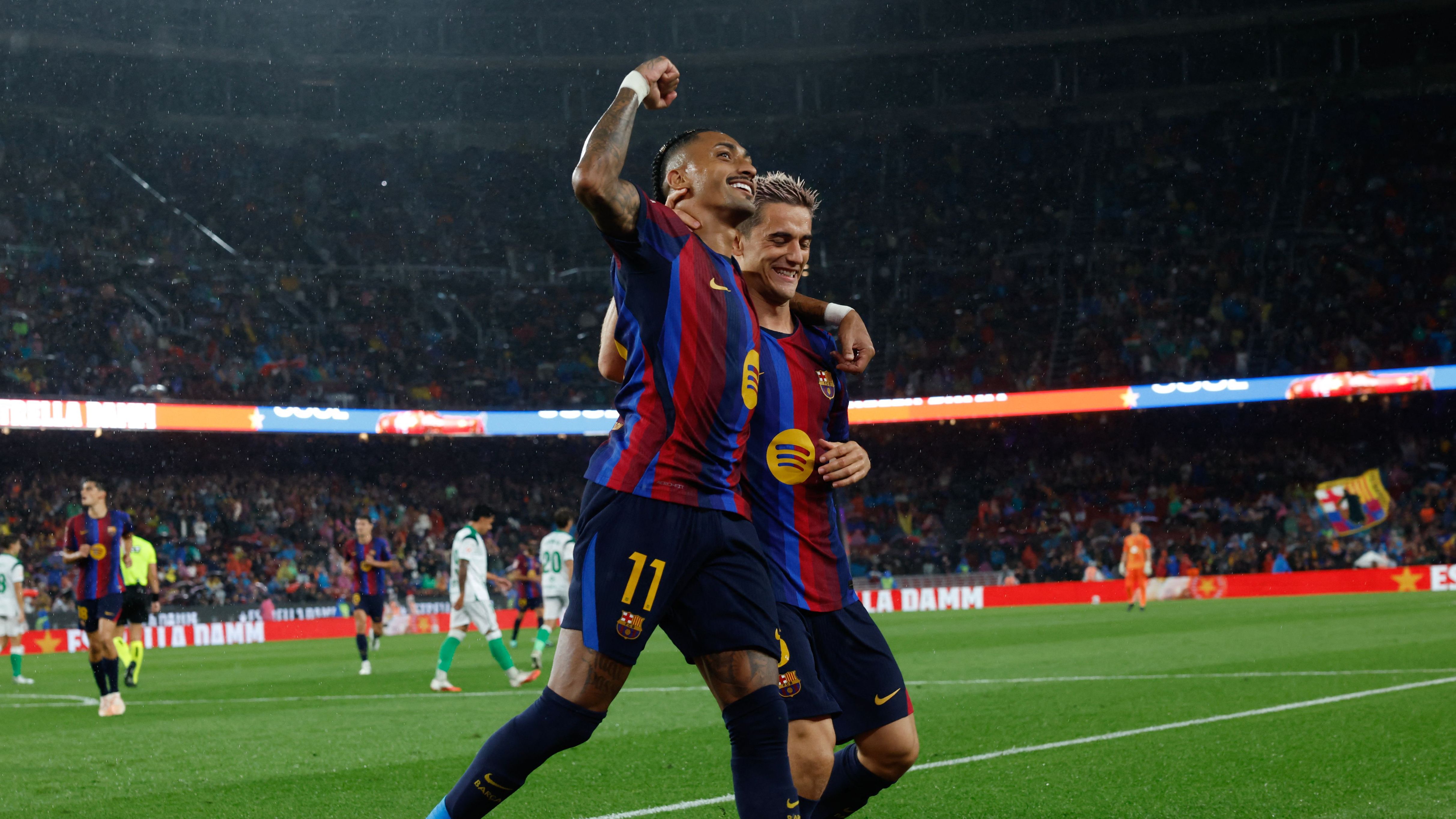 رقم مورينيو القياسي في خطر.. برشلونة فليك يهدد عرش ريال مدريد