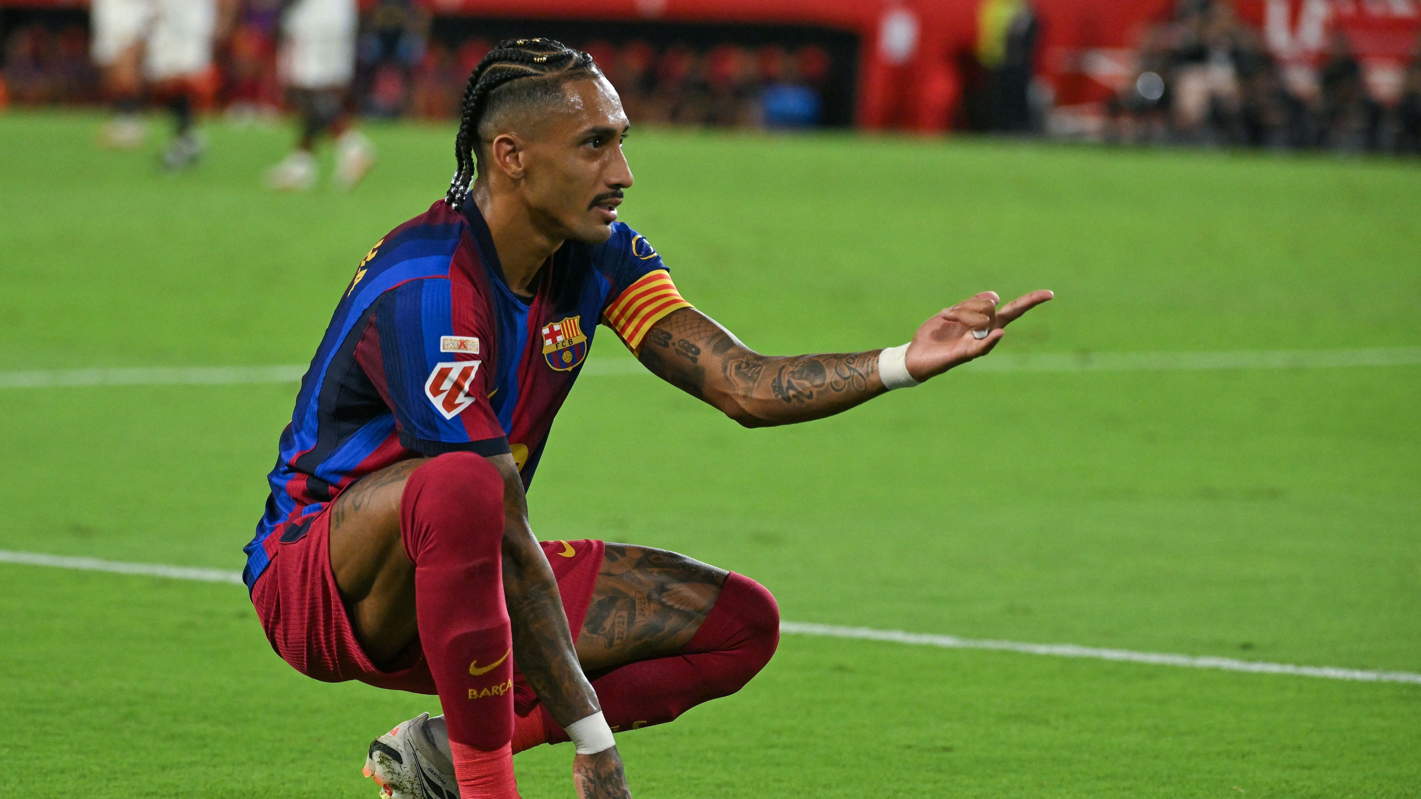 أخيرا.. رافينيا يحل لغزه الغريب مع برشلونة