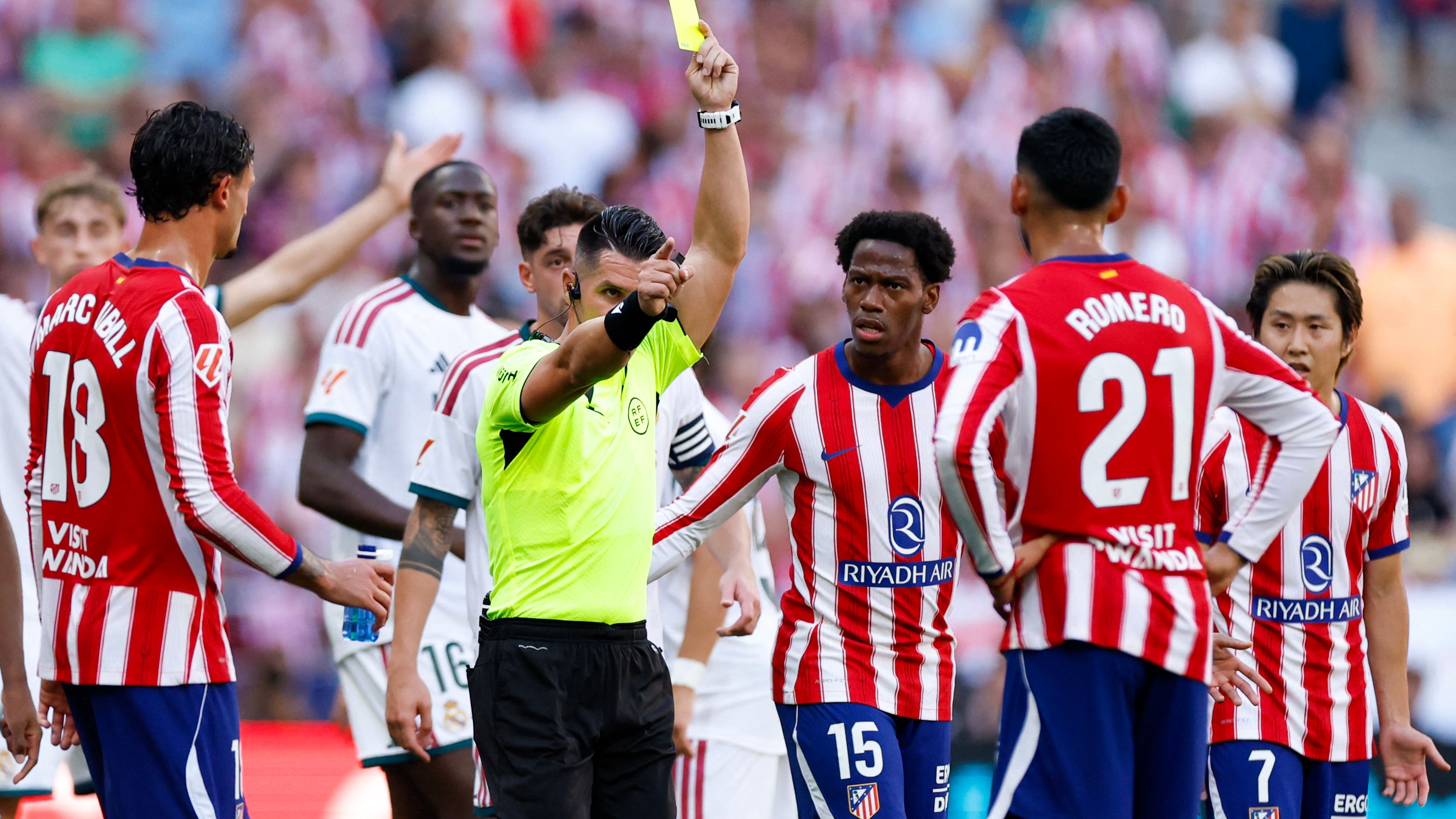 قناة ريال مدريد عن حكم الديربي: يا للعار.. يا للقذارة