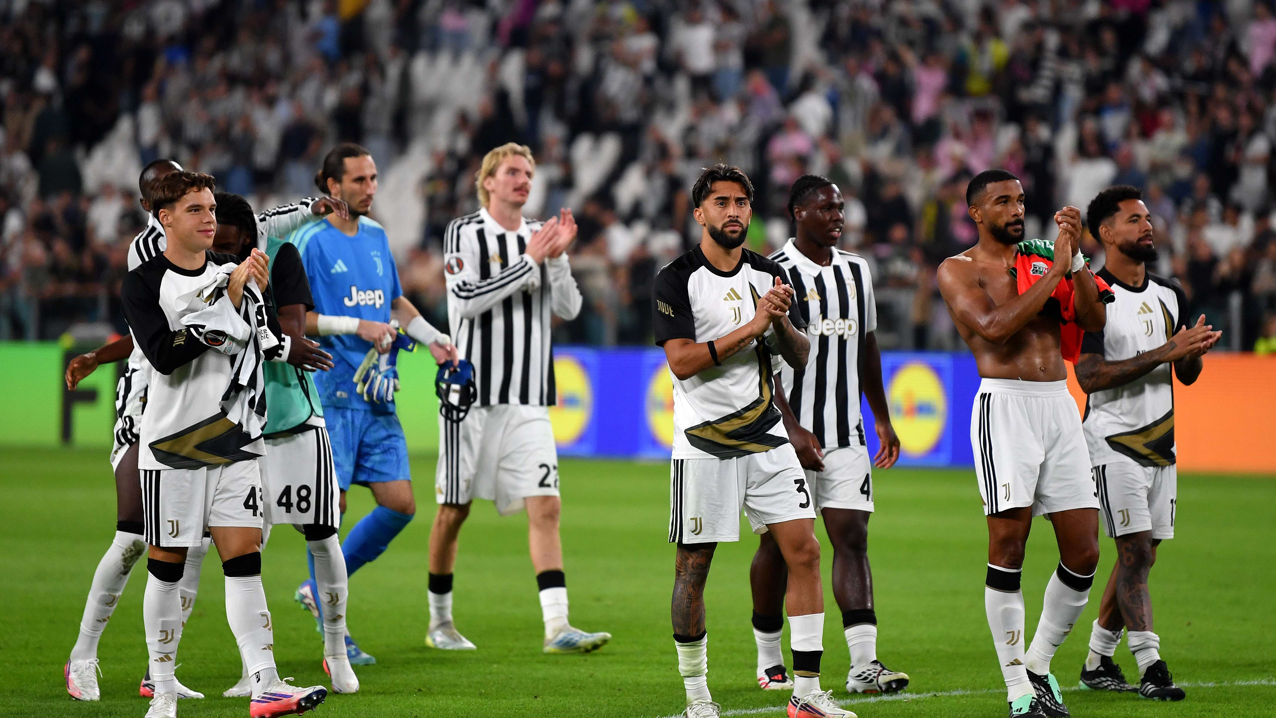 القنوات الناقلةالقنوات الناقلة لمباراة يوفنتوس ولاتسيو في الدوري الإيطالي 2026-2027كل ما تريد معرفته عن القنوات الناقلة لمباراة يوفنتوس ولاتسيو في الدوري الإيطالي 2026-2027 .. وكيف تشاهدها عبر الإنترنت04:2017 أكتوبر 2026