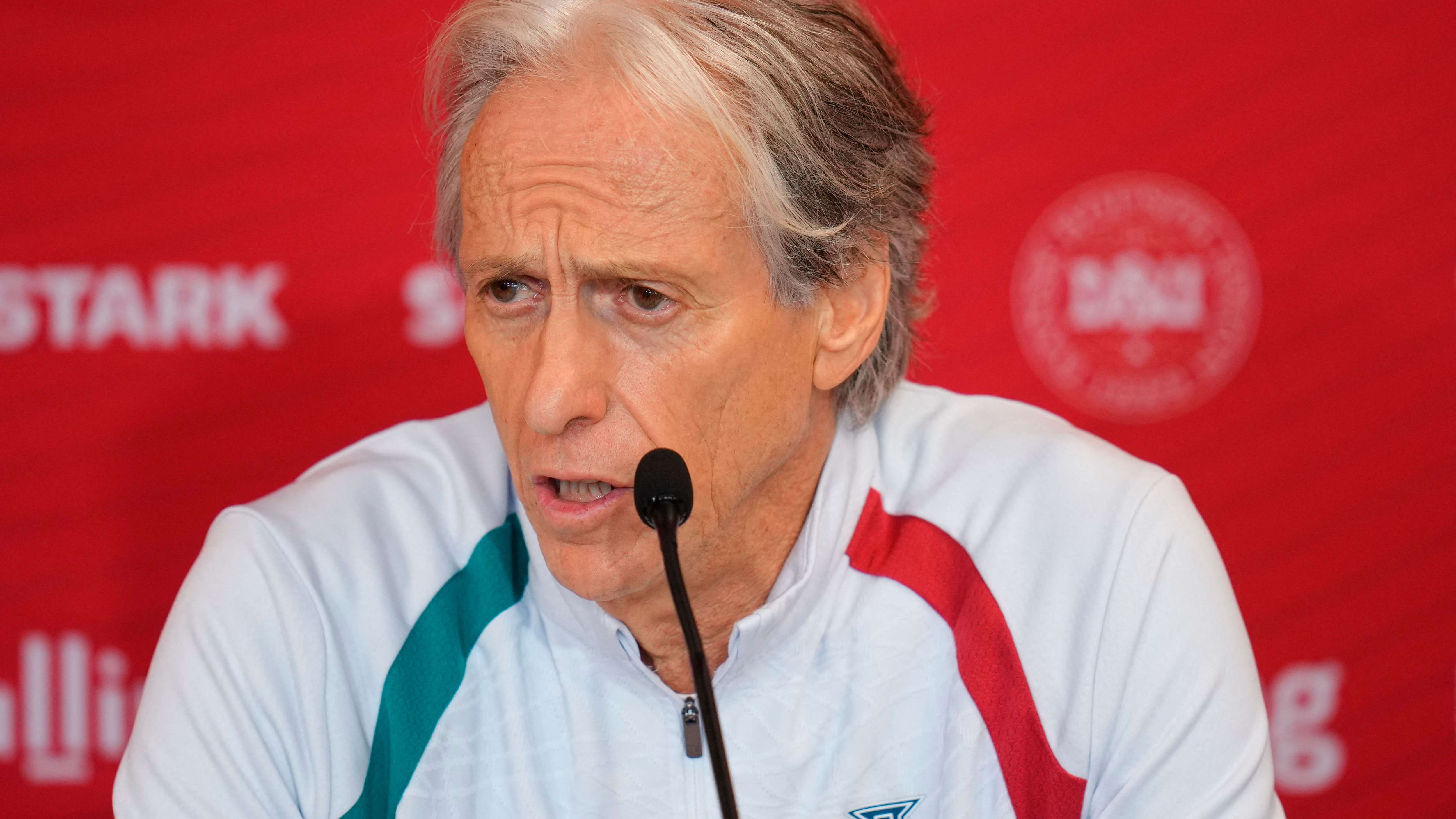FBL-EUR-NATIONS-DEN-POR-PRESSER