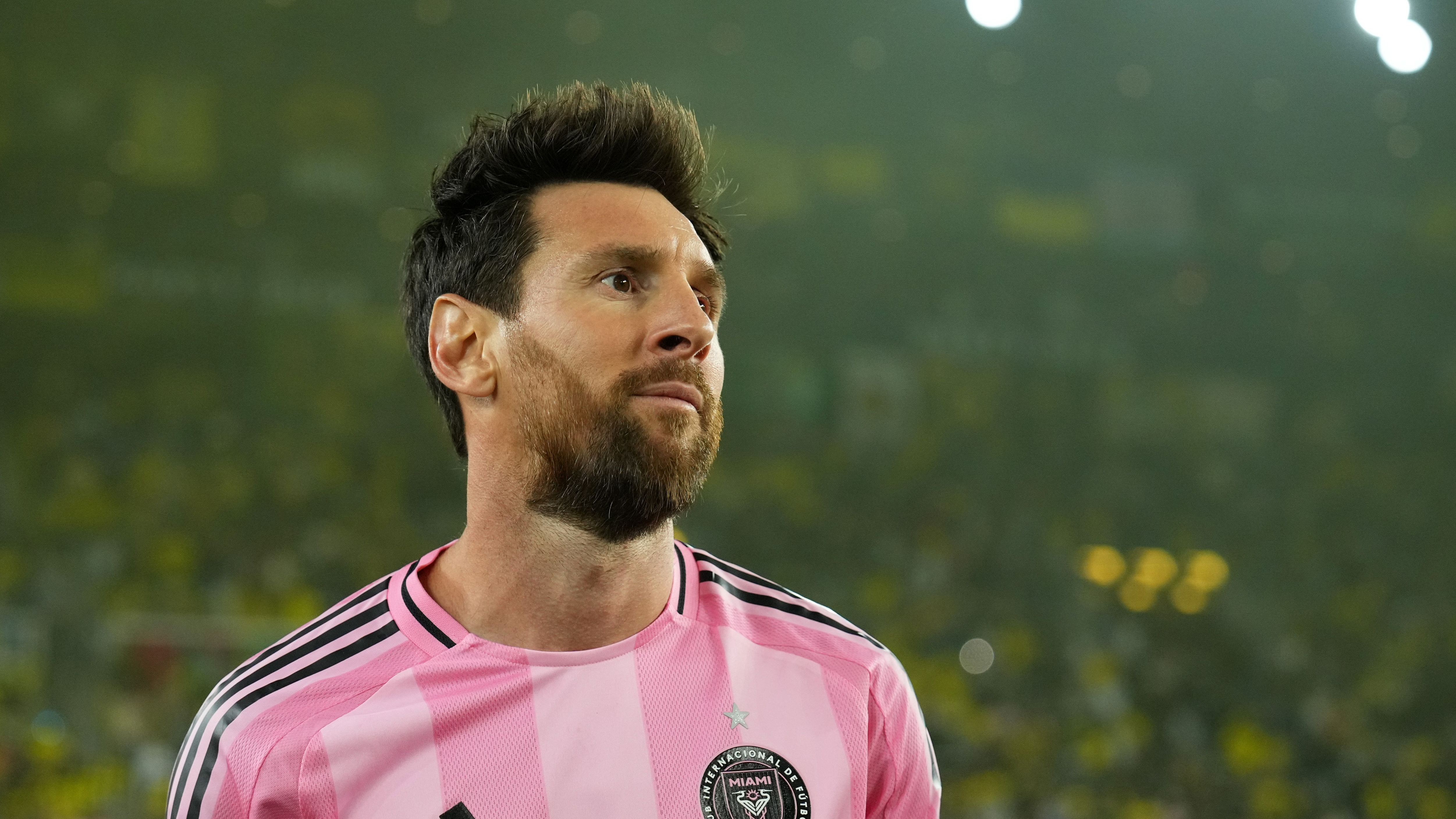بدون شعار برشلونة.. ميسي يحقق أول انتصار في إسبانيا