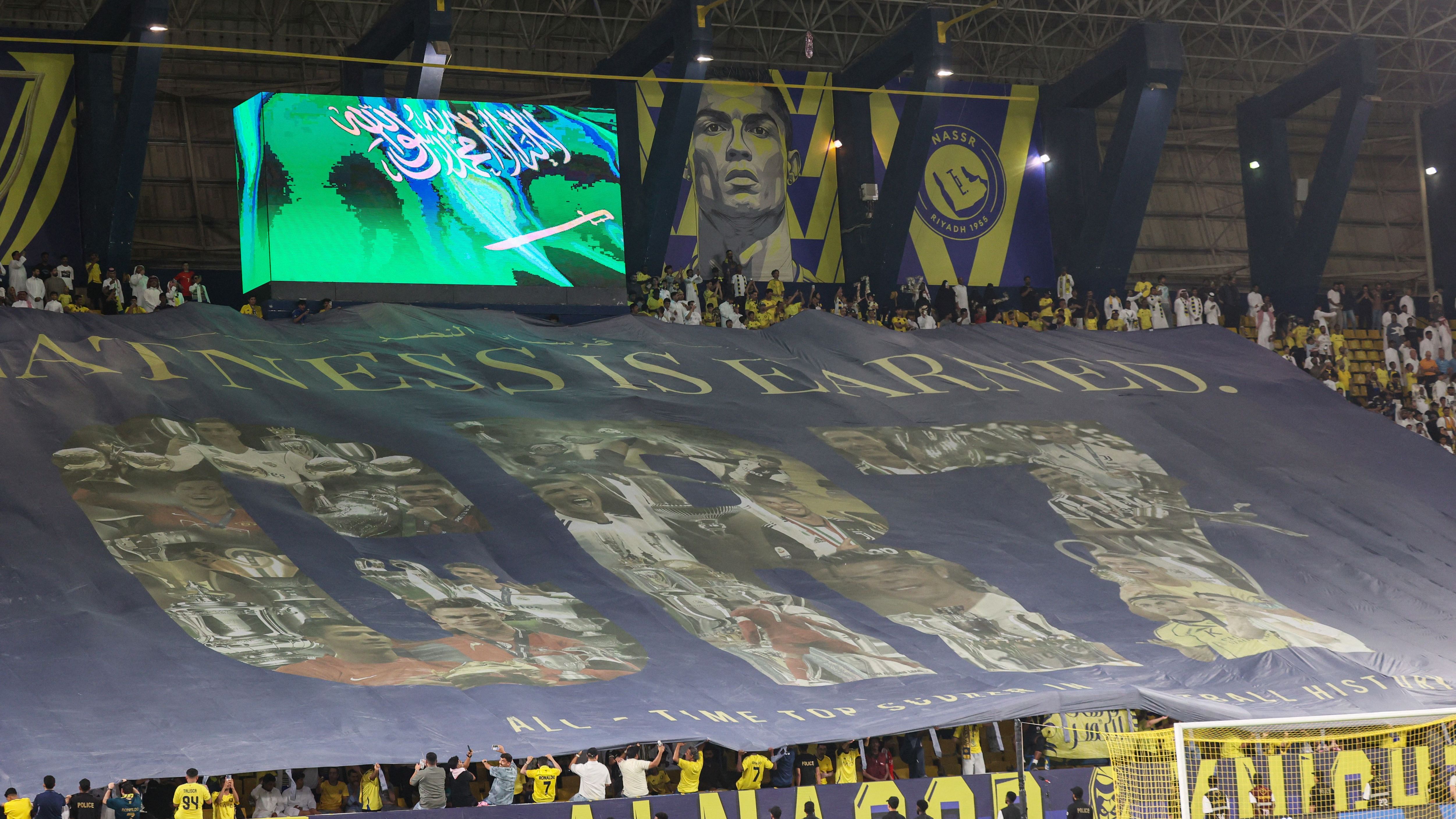 جماهير النصر تهتف لرونالدو وتُرسل له رسالة دعم خلال مباراة الدرعية