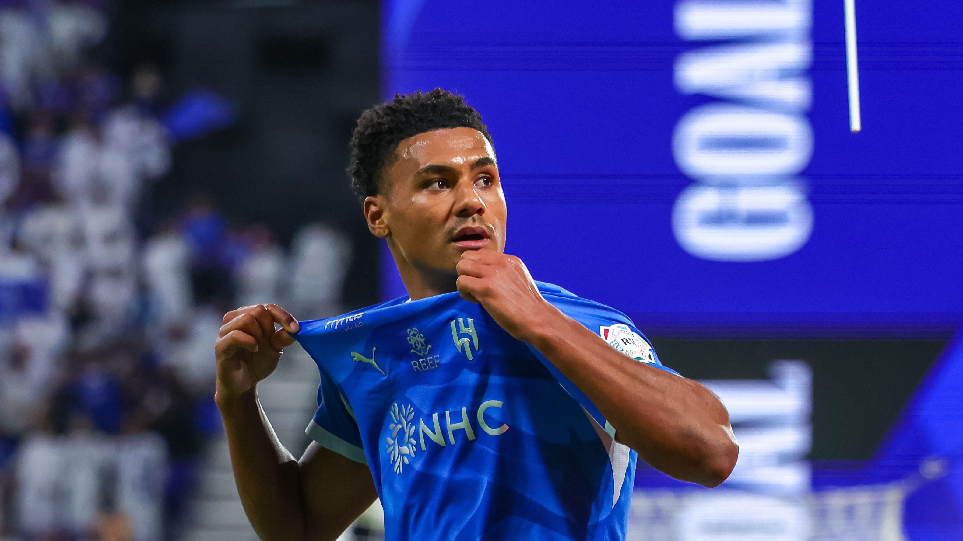 فيديو: من الوضع نائمًا.. أول ظهور آسيوي يمنح واتكينز بصمة تاريخية مع الهلال