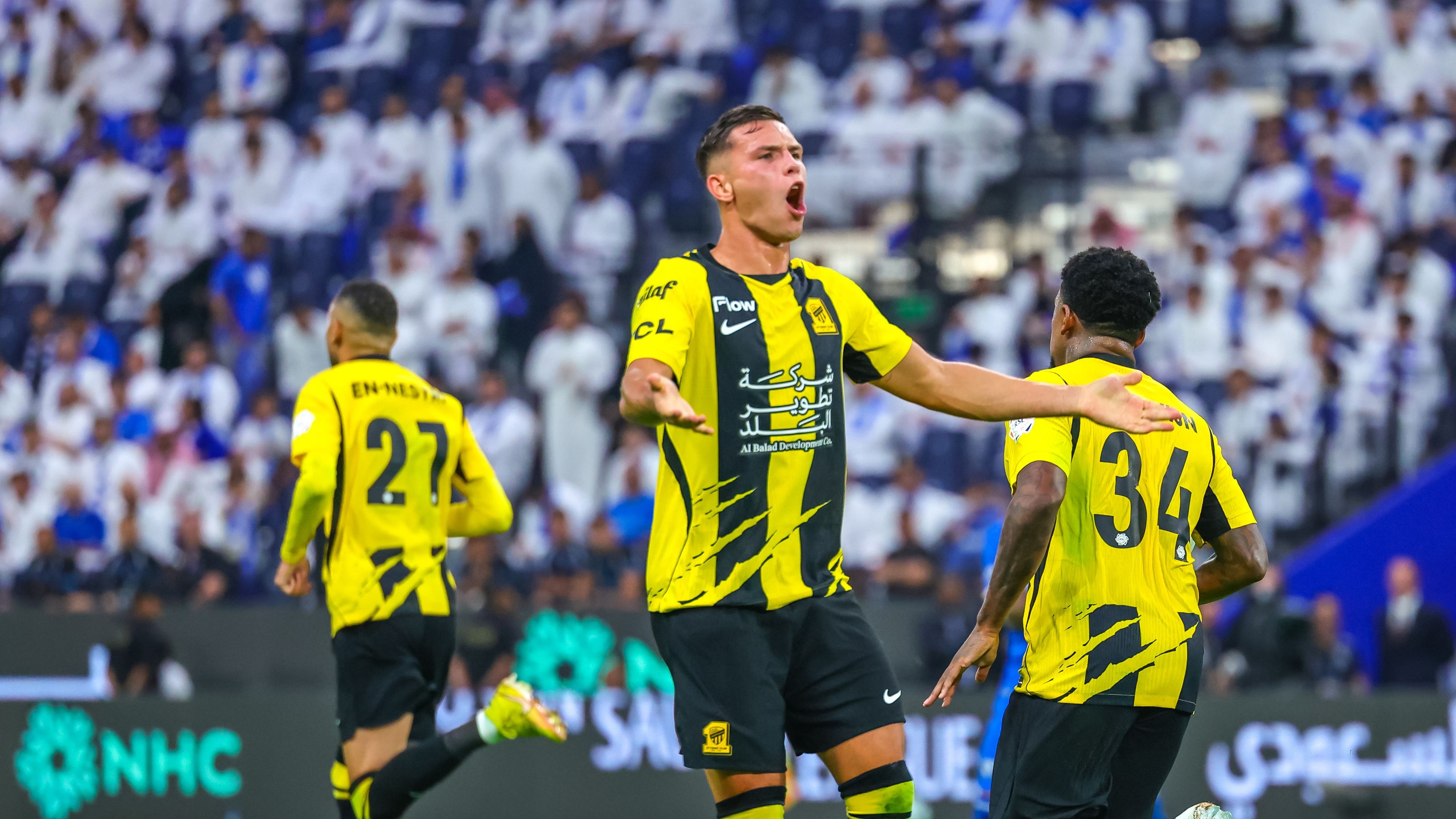 ما القنوات الناقلة لمباراة الاتحاد وشباب الأهلي في دوري أبطال آسيا للنخبة 2026-2027؟ وكيف تشاهدها عبر الإنترنت؟
