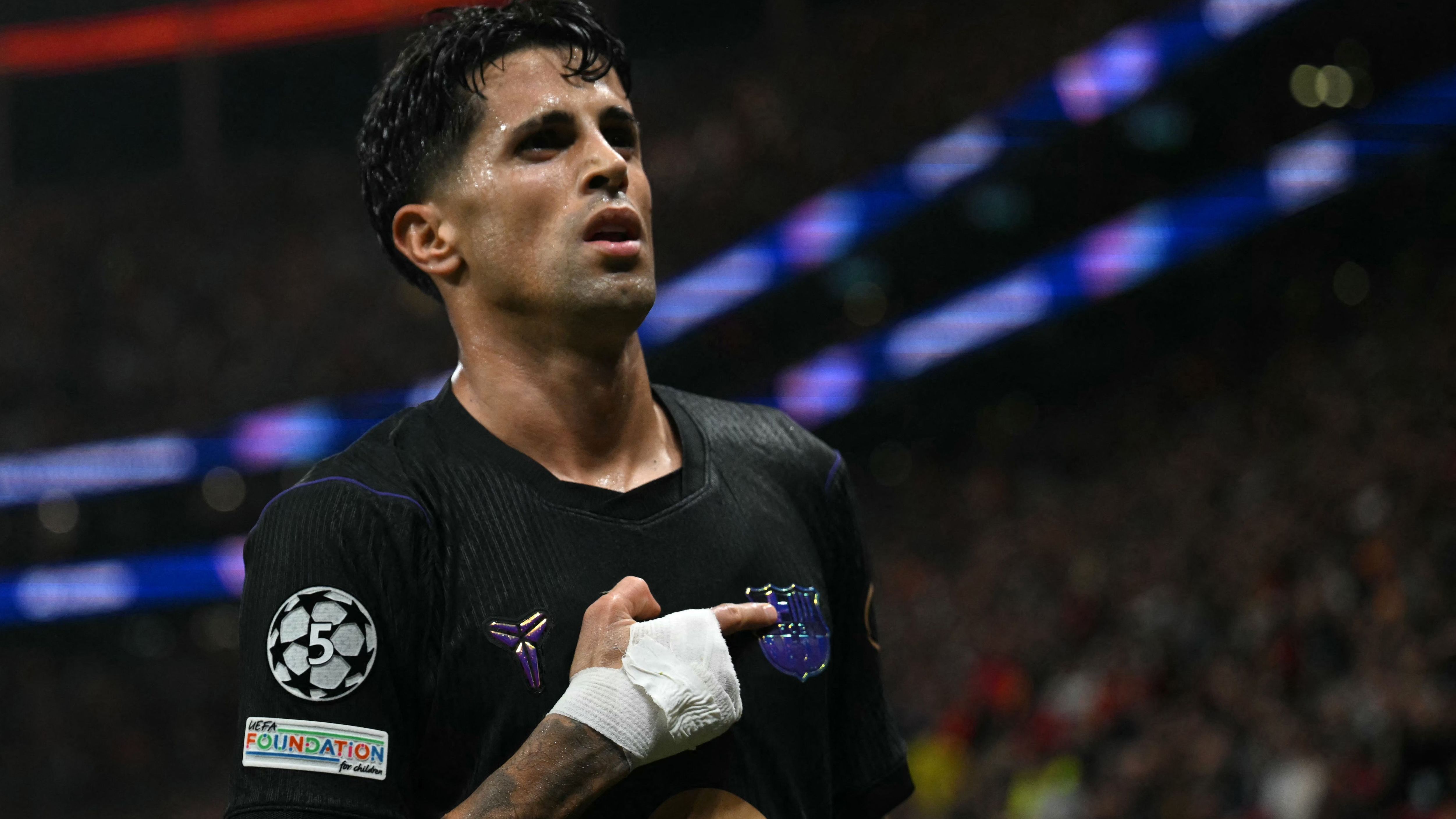 كانسيلو مرشح لمركز مفاجئ في برشلونة