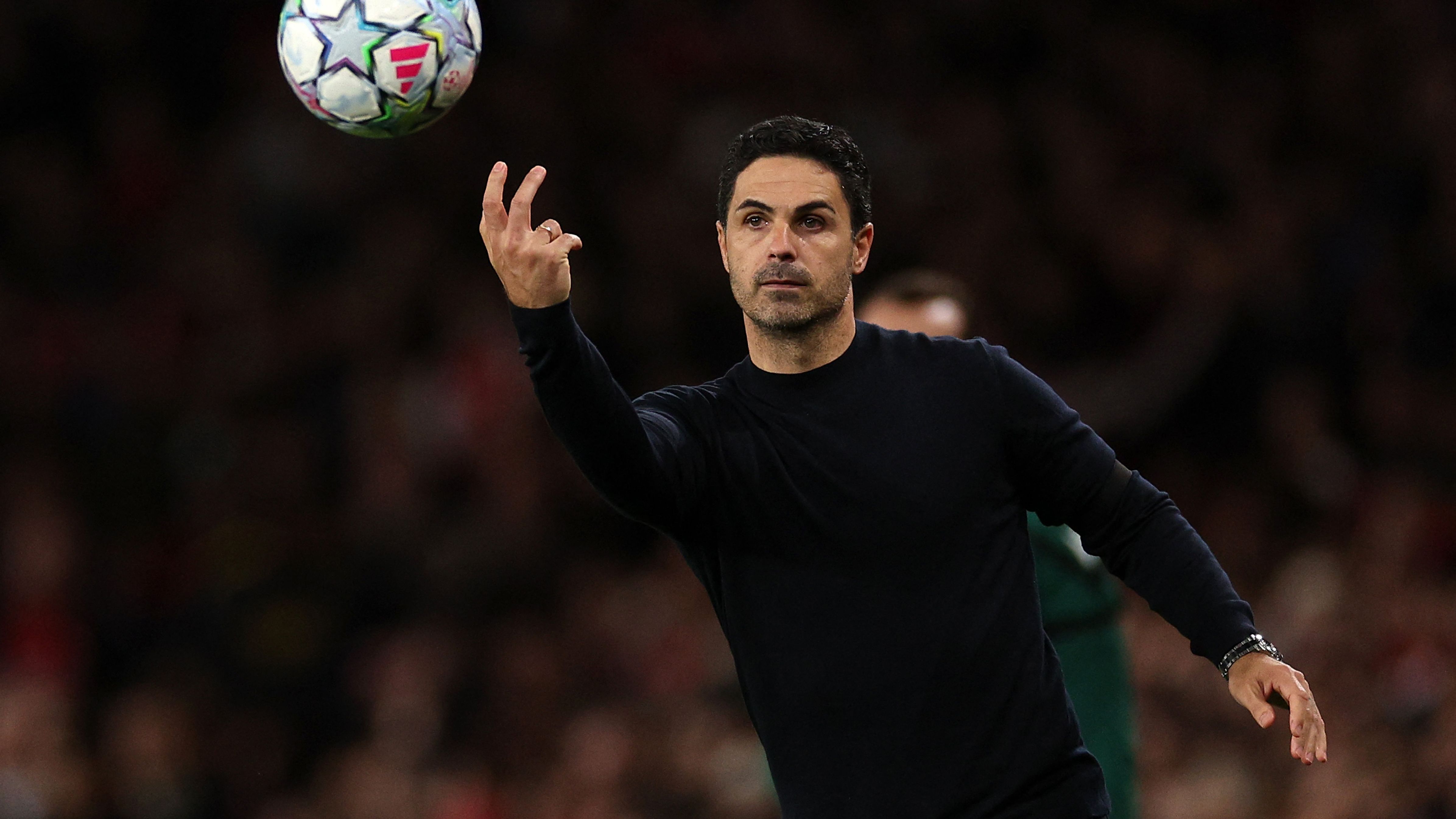 نجم أرسنال "سئم" من أرتيتا ويتطلع للرحيل.. وقطب مدريد يترقبه!