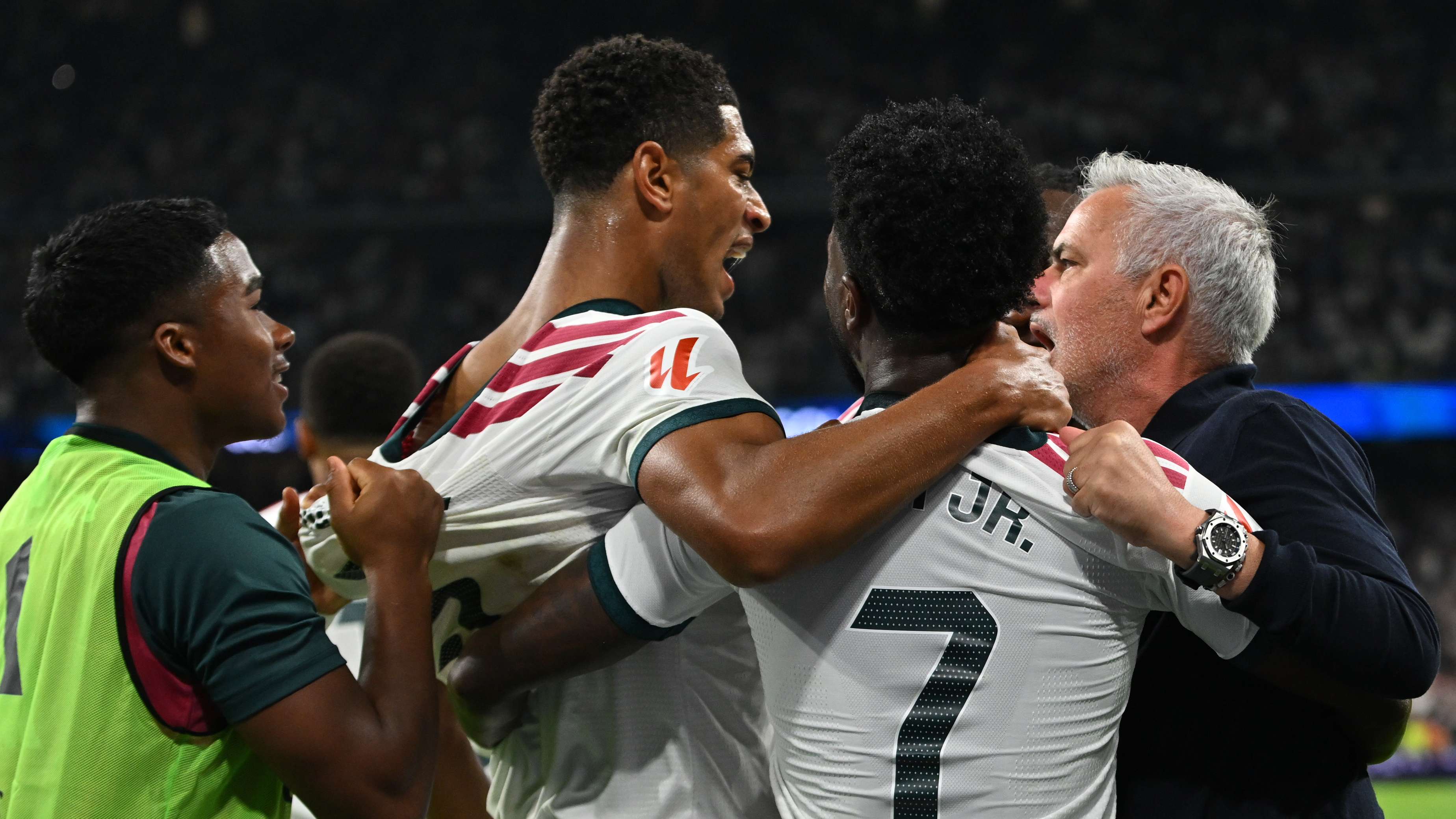 القنوات الناقلةالقنوات الناقلة لمباراة روما وريال مدريد في دوري أبطال أوروبا 2026-2027كل ما تريد معرفته عن القنوات الناقلة لمباراة روما وريال مدريد في دوري أبطال أوروبا 2026-2027.. وكيف تشاهدها على الإنترنت؟ 02:5513 أكتوبر 2026