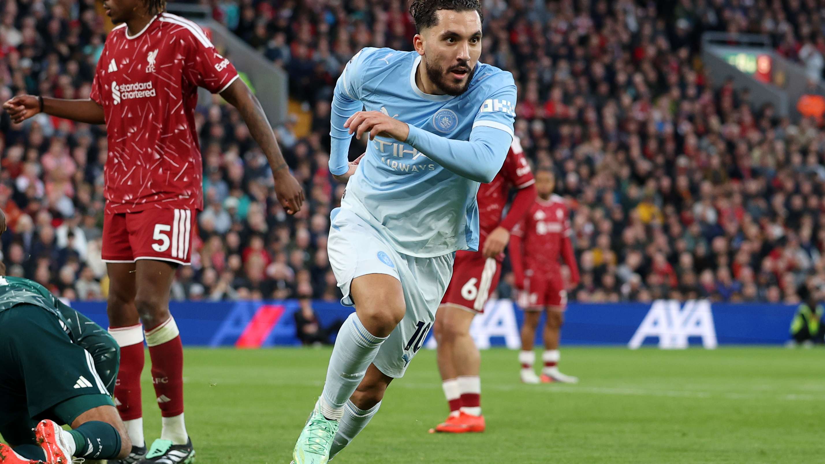 ليفربول ضد مانشستر سيتيبالفيديو.. مانشستر سيتي يوجه إنذارًا لباريس باكتساح ليفربولالضيوف ضربوا بقوة في الشوط الثاني13:2411 أكتوبر 2026