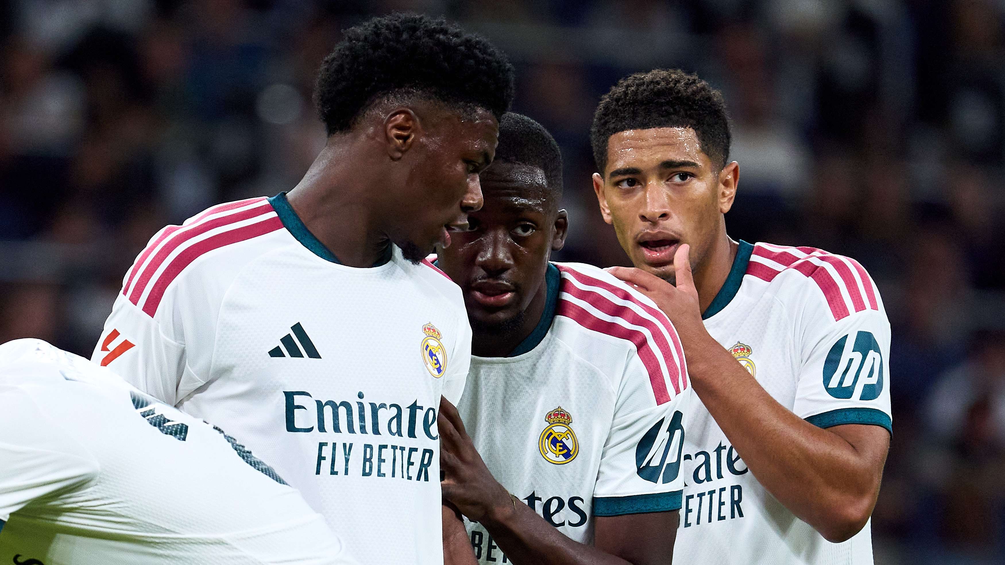 جوزيه مورينيواستياء ملكي.. قرار الليجا يفجر غضبا داخل ريال مدريدمورينيو أمام مأزق جديد14:1912 أكتوبر 2026