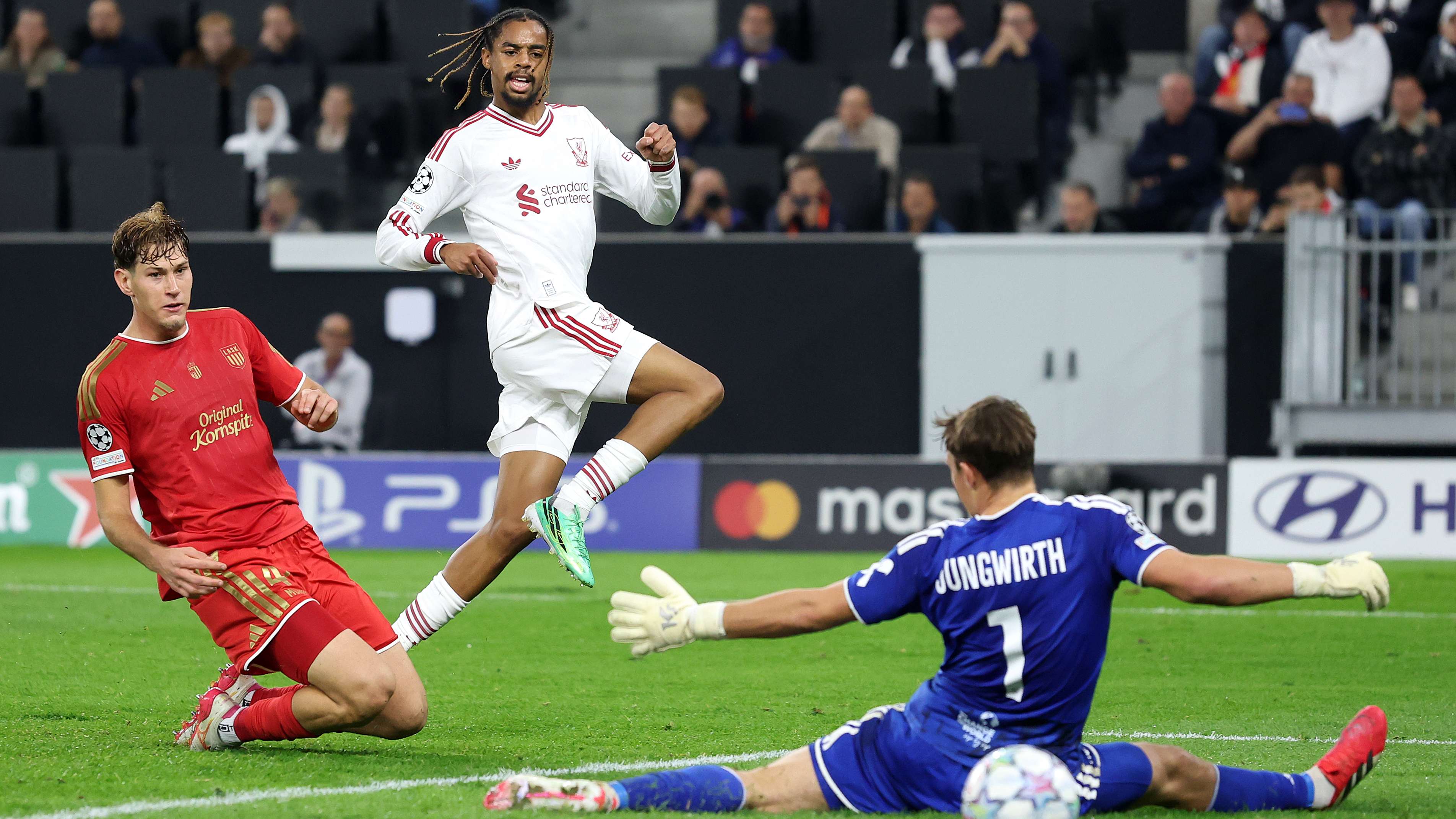 ليفربولبالفيديو.. أراوخو وباركولا يفتتحان سجل التهديف مع ليفربول في دوري الأبطالليلة باركولا13:4014 أكتوبر 2026