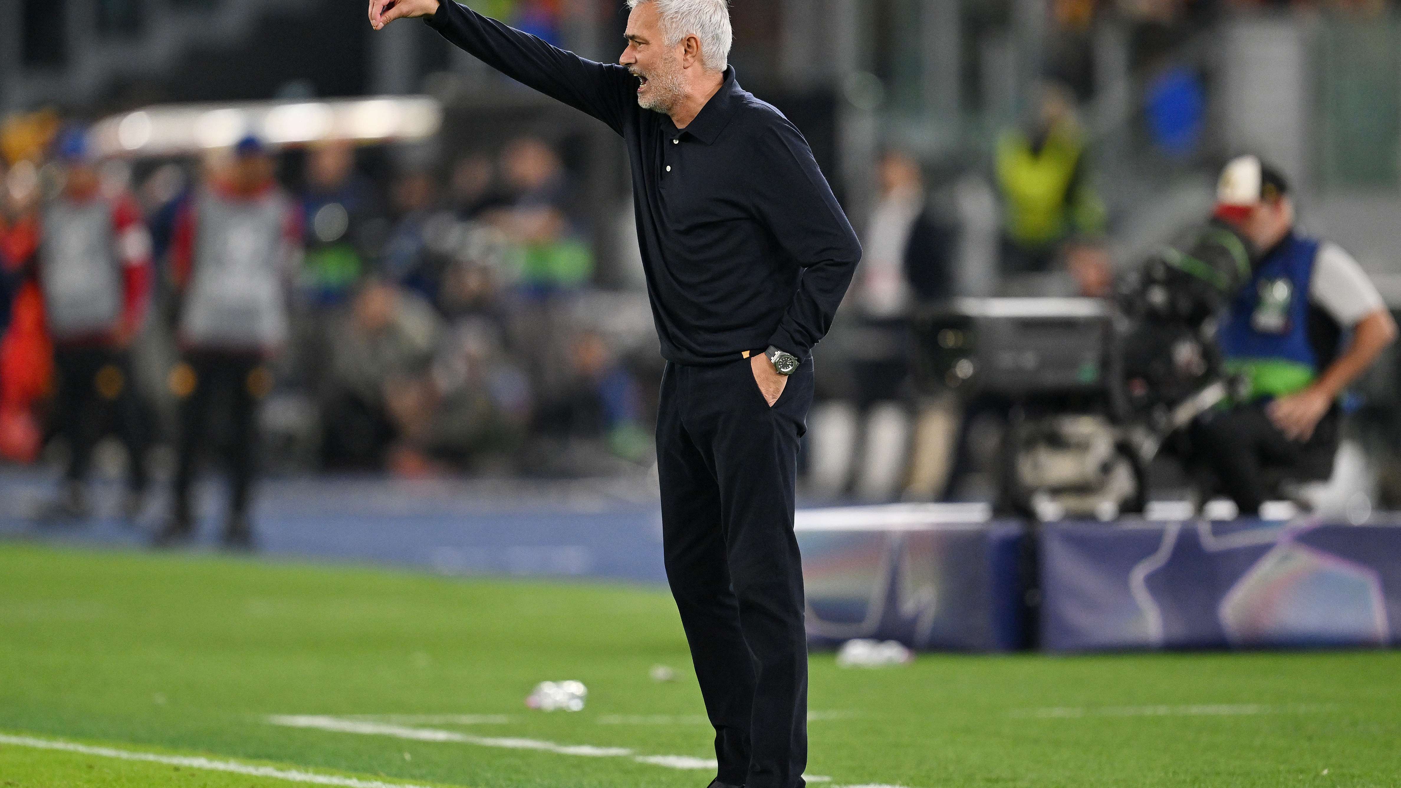 ريال مدريد ضد إشبيليةإشبيلية يذكر مورينيو بواحدة من أسوأ لحظات مسيرتهالمدرب البرتغالي لا ينسى موقعة بودابست03:1718 أكتوبر 2026