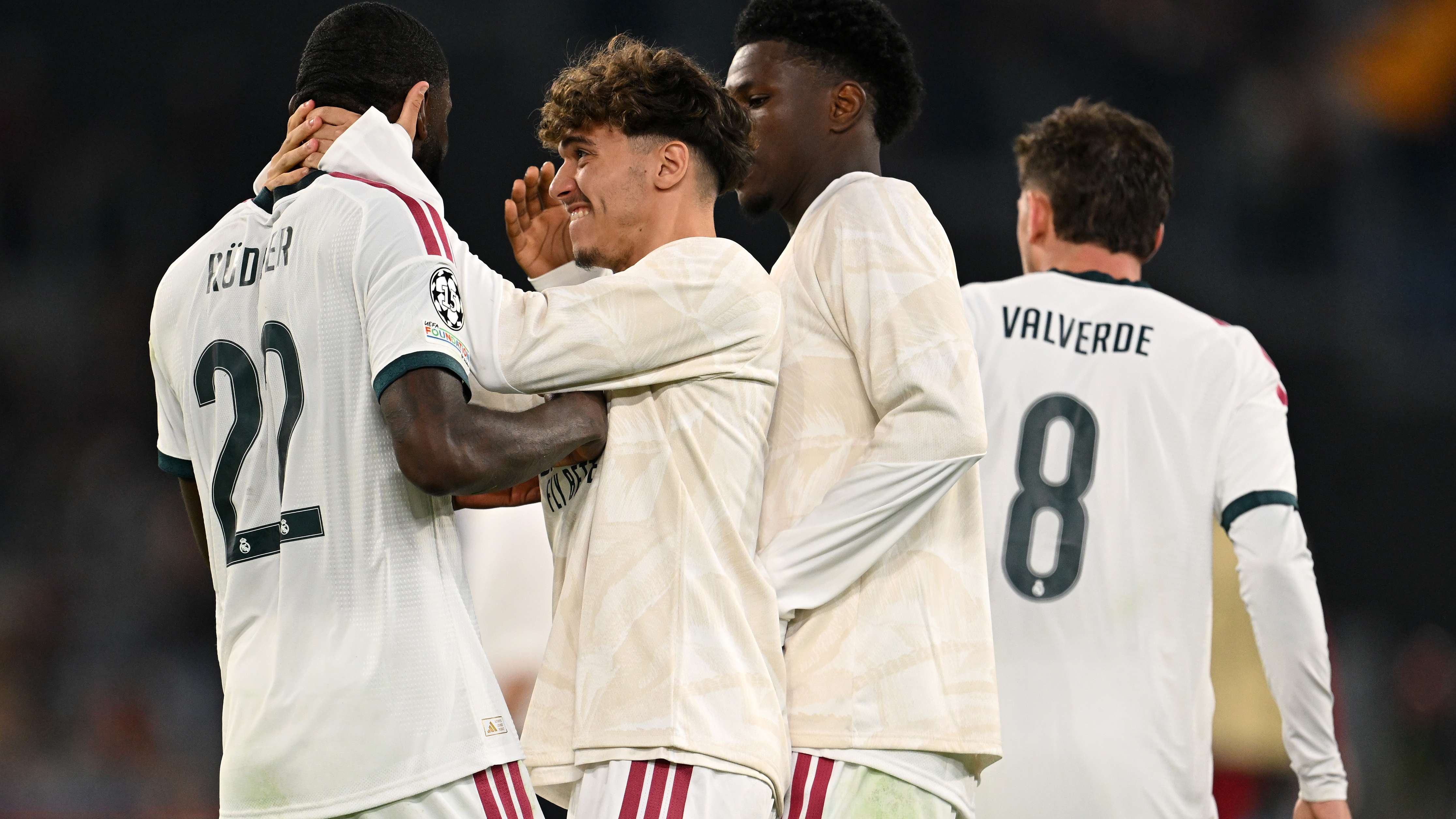 ريال مدريد ضد إشبيليةإحصائيات دوري الأبطال: ريال مدريد الملك التاريخي للريمونتادا.. وبرشلونة وصيفًاالميرينجي عاد من بعيد أمام ذئاب روما15:3115 أكتوبر 2026