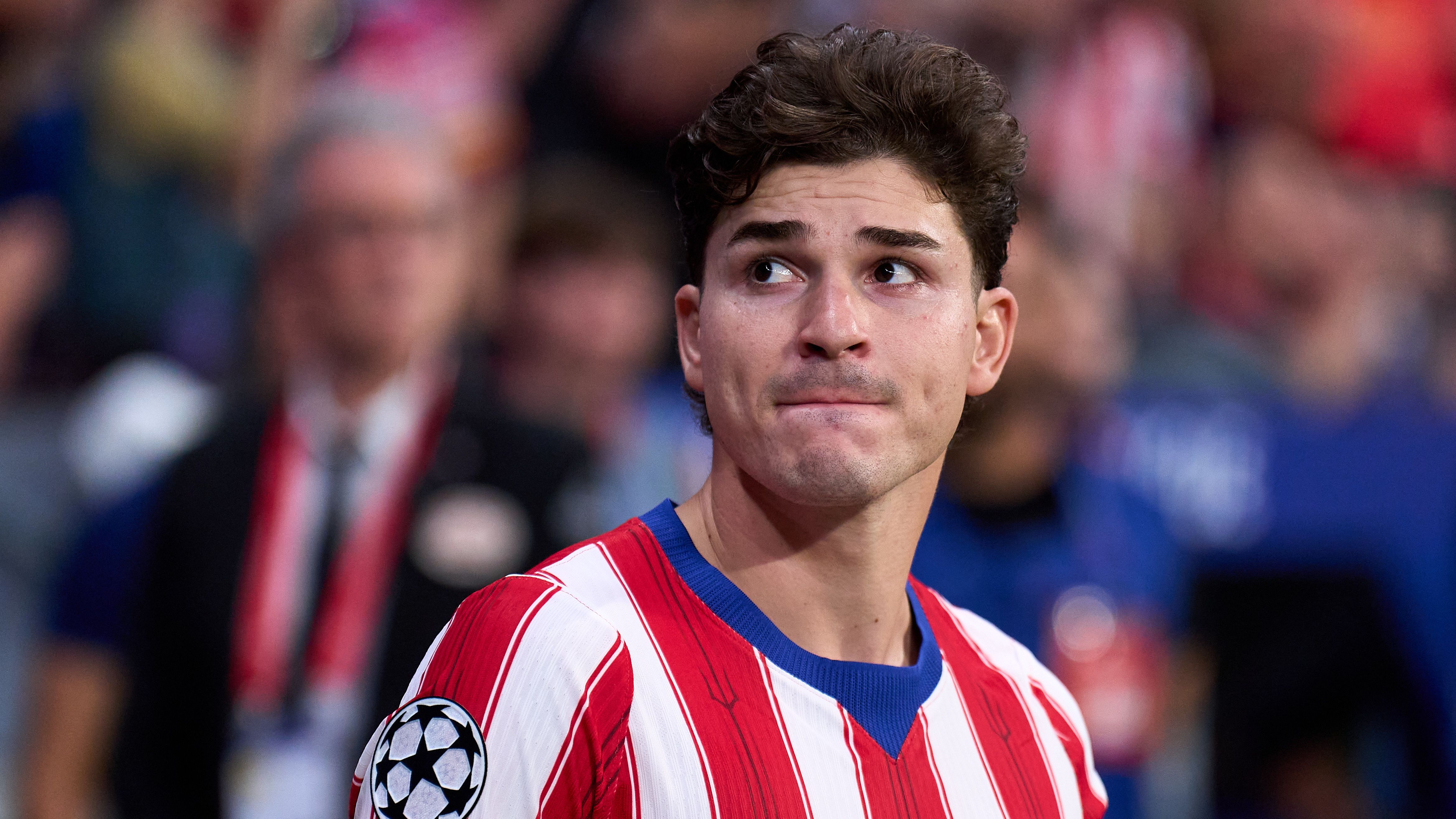 سيناريو برشلونة يتكرر.. أتلتيكو يصدم آرسنال بقرار نهائي بشأن ألفاريز