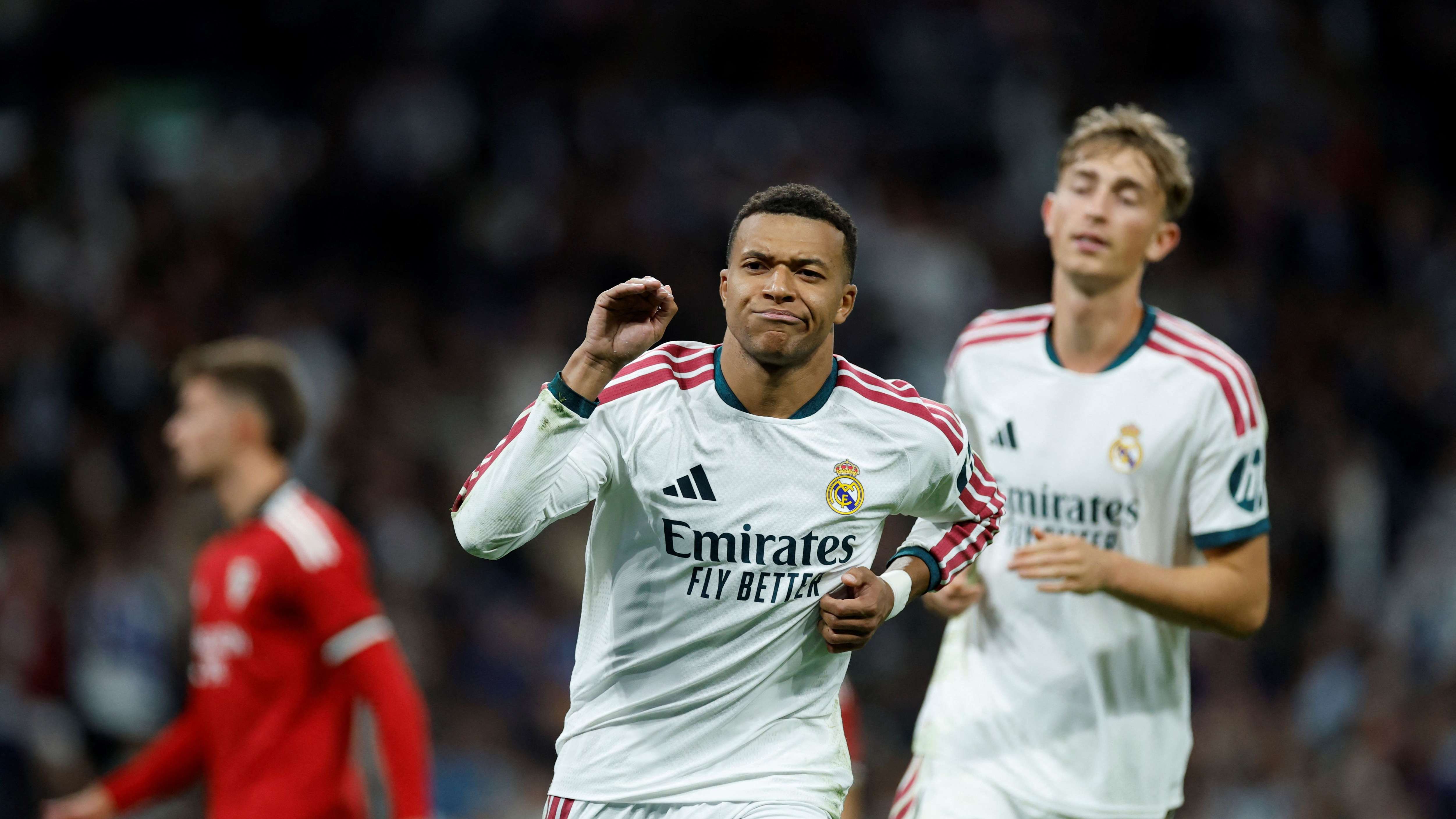 TOPSHOT-FBL-ESP-LIGA-REAL MADRID-SEVILLA