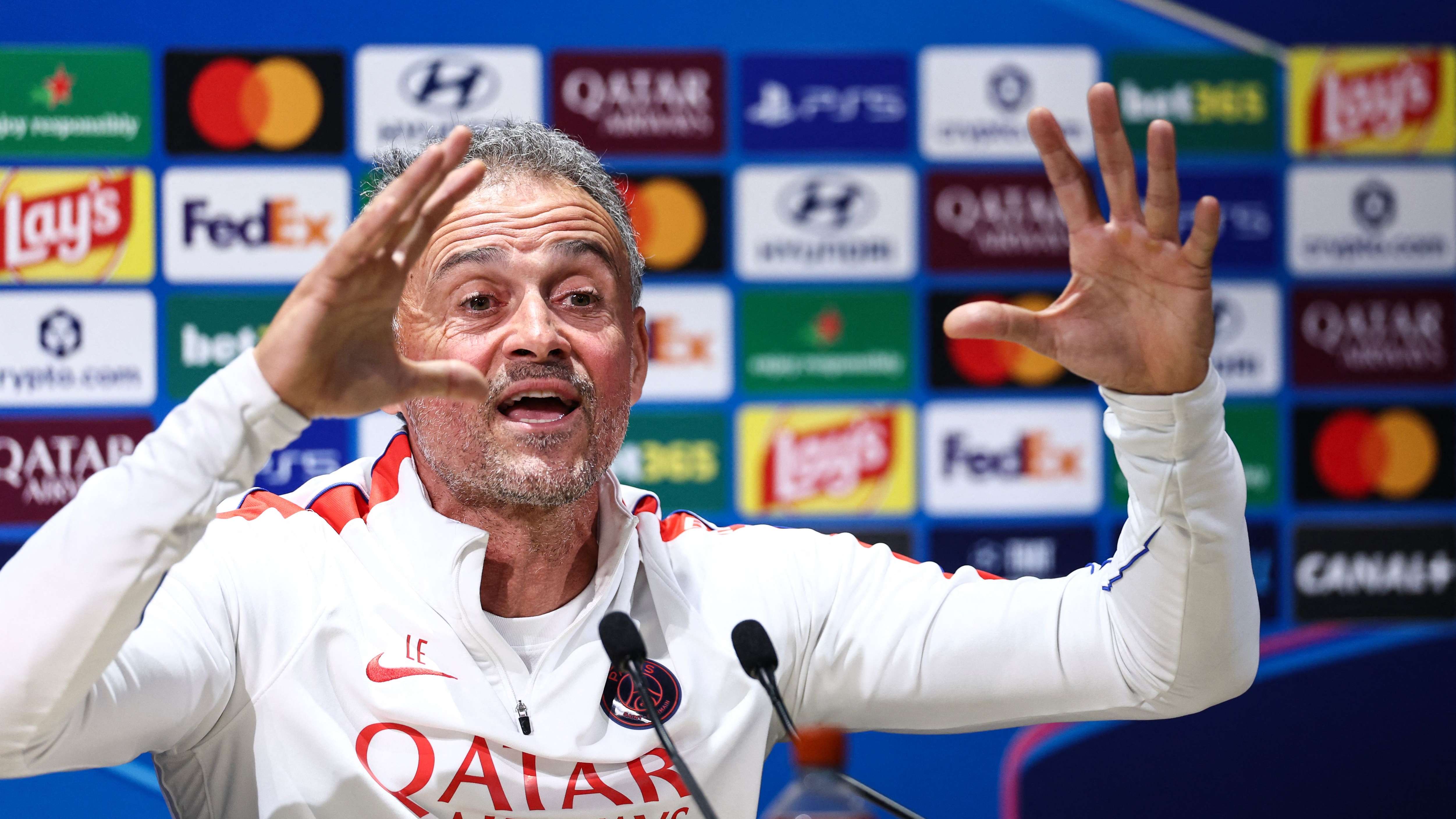 FBL-EUR-C1-PSG-PRESSER