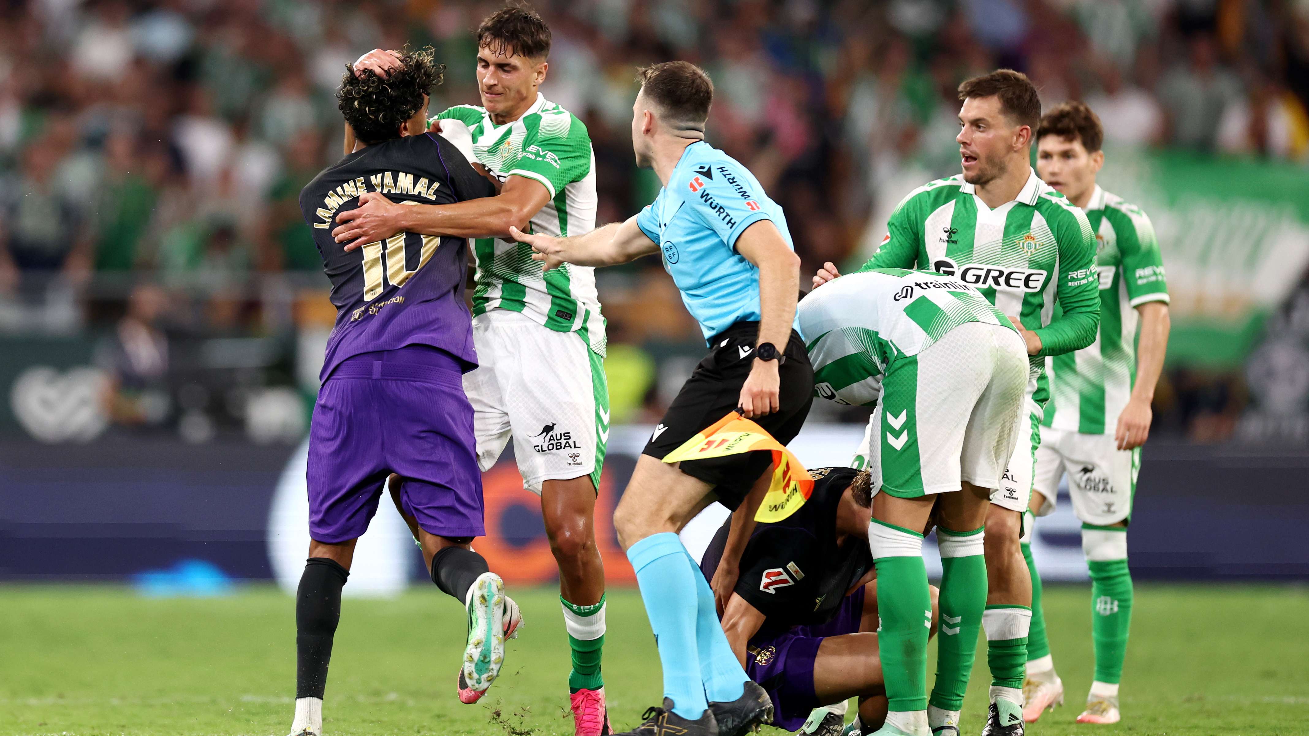 Real Betis Balompie v FC Barcelona - LaLiga EA Sports 2026/27