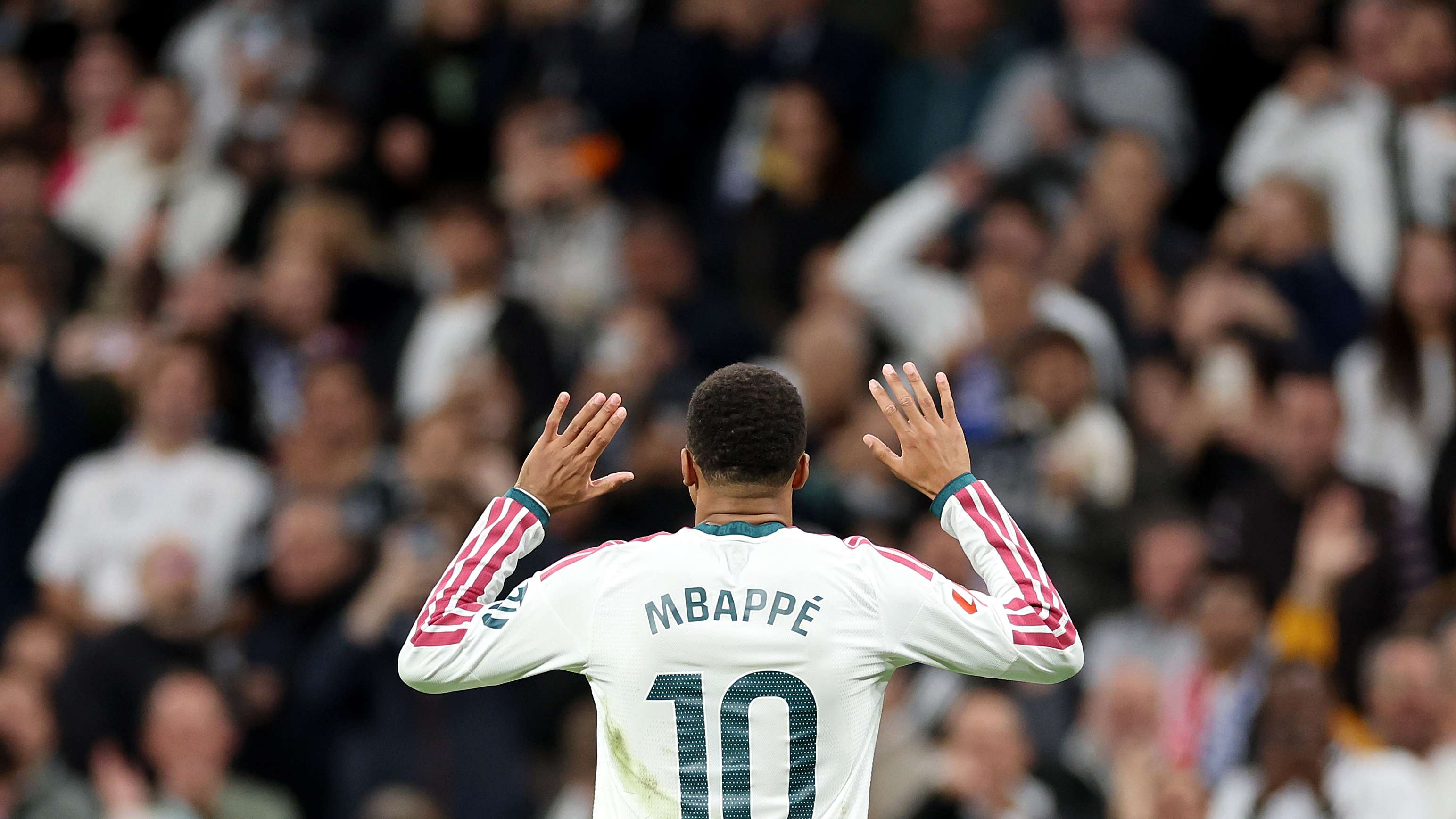 ريال مدريد ضد إشبيليةفيديو: هدف مبابي يشعل الغضب.. لماذا اختلف القرار بين ريال مدريد وبيتيس؟الجدل مشتعل16:0118 أكتوبر 2026