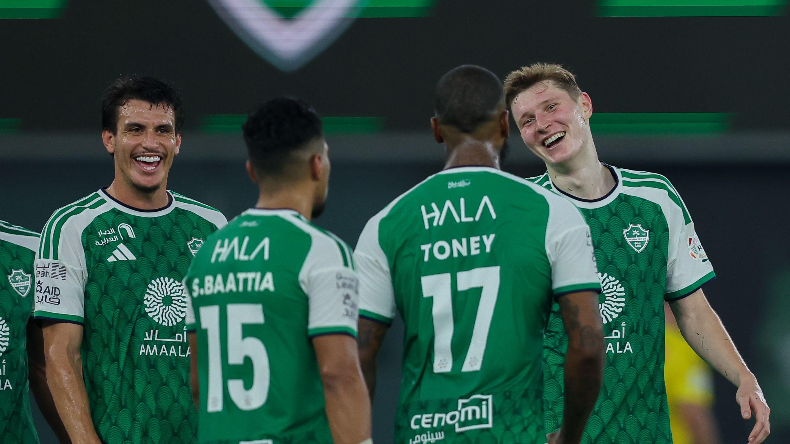 بالفيديو.. موهبة الأهلي يطعنه ويرفض الاحتفال في كلاسيكو الشباب