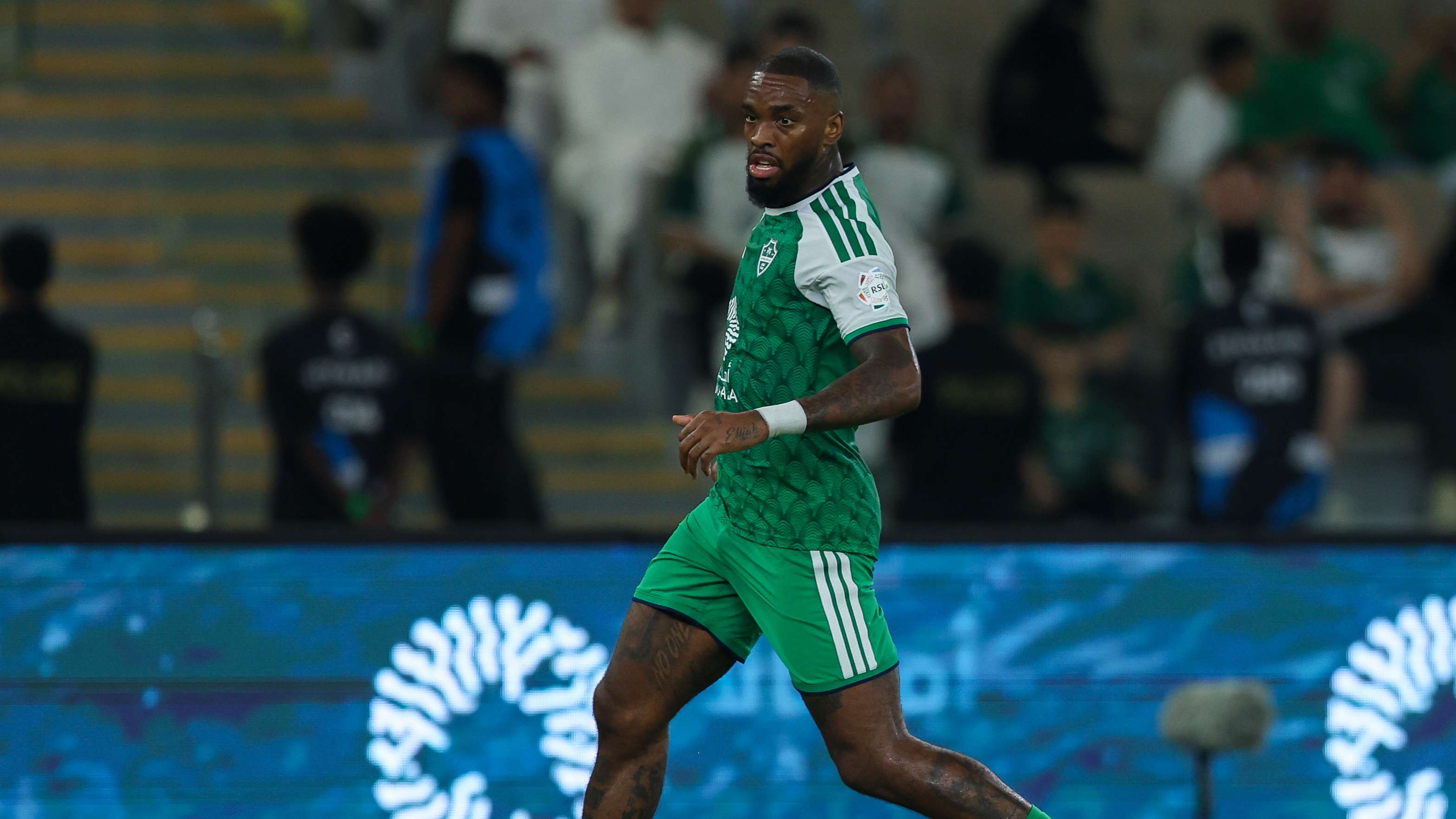 الأهلي ضد الخليجتوني على خطى الأساطير.. سفاح الأهلي يضرب عرش رونالدو والسومة وفيليكسالنجم الإنجليزي يكتب التاريخ05:3924 أكتوبر 2026