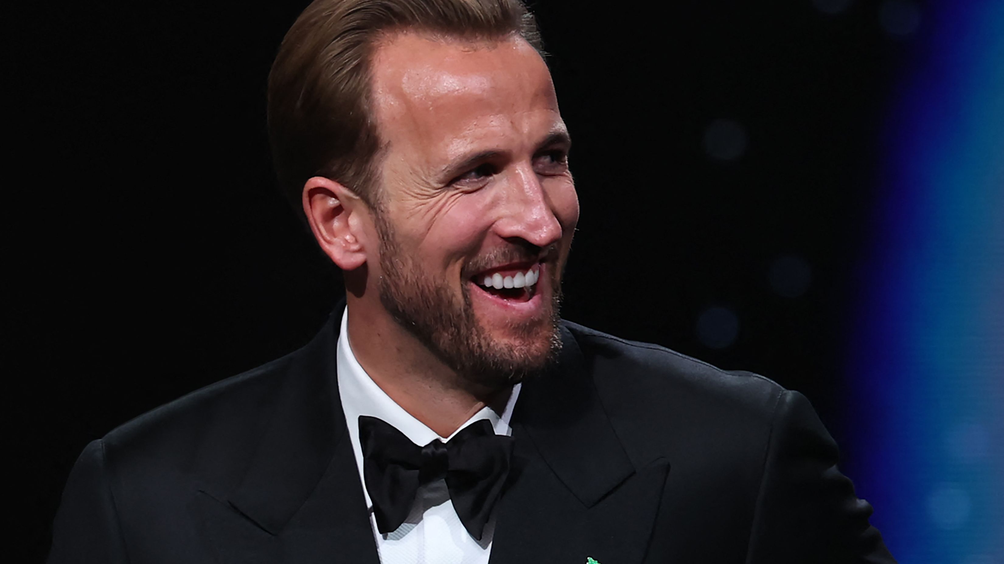 بعد إعلان فوز هاري كين بالكرة الذهبية.. تصرف مثير من قناة ريال مدريد