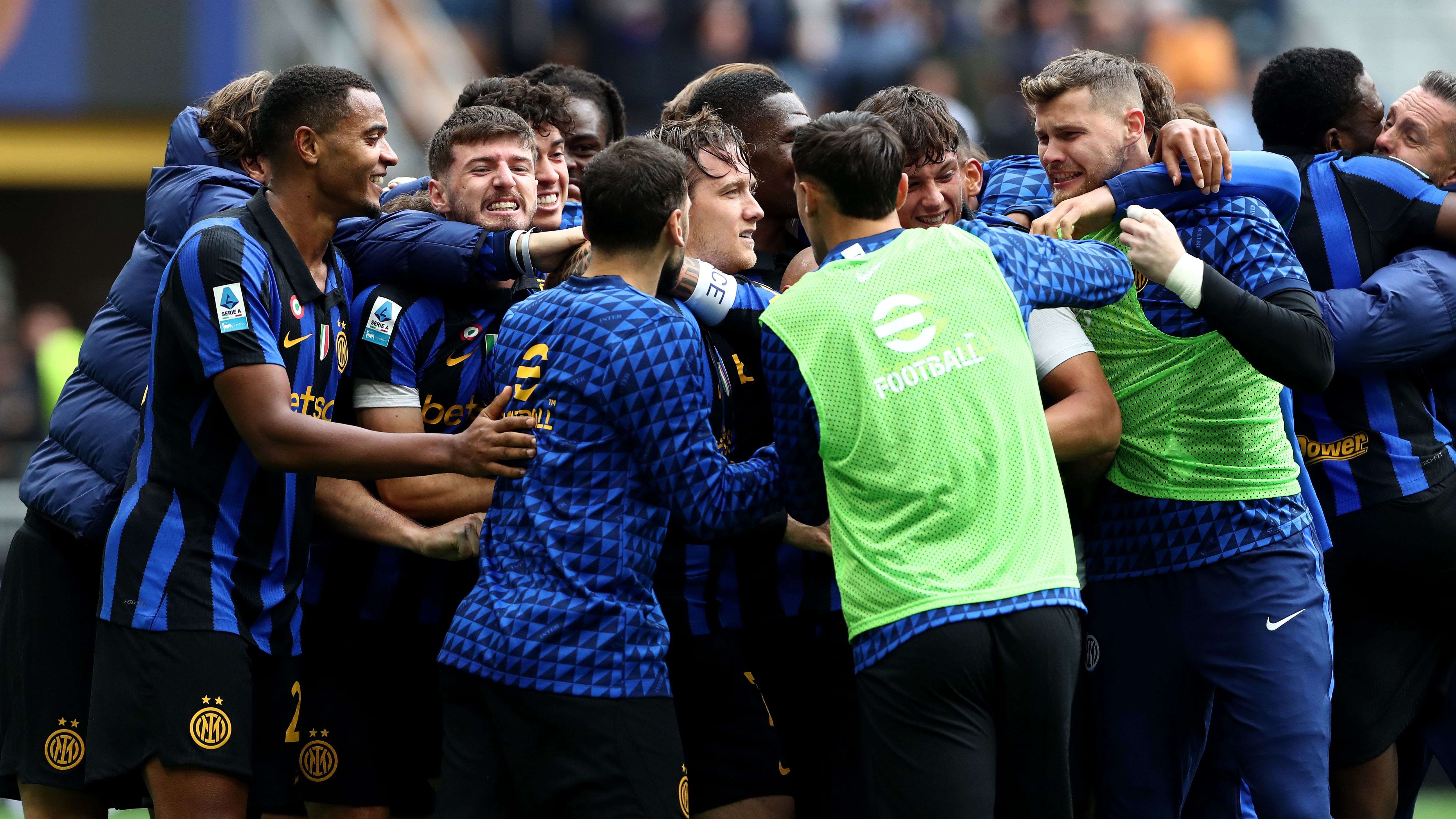 إنتر ضد فيورنتيناريمونتادا إنتر تعيد رقمًا تاريخيًا إلى الواجهةالنيراتزوي يرفض الاستسلام11:1825 أكتوبر 2026