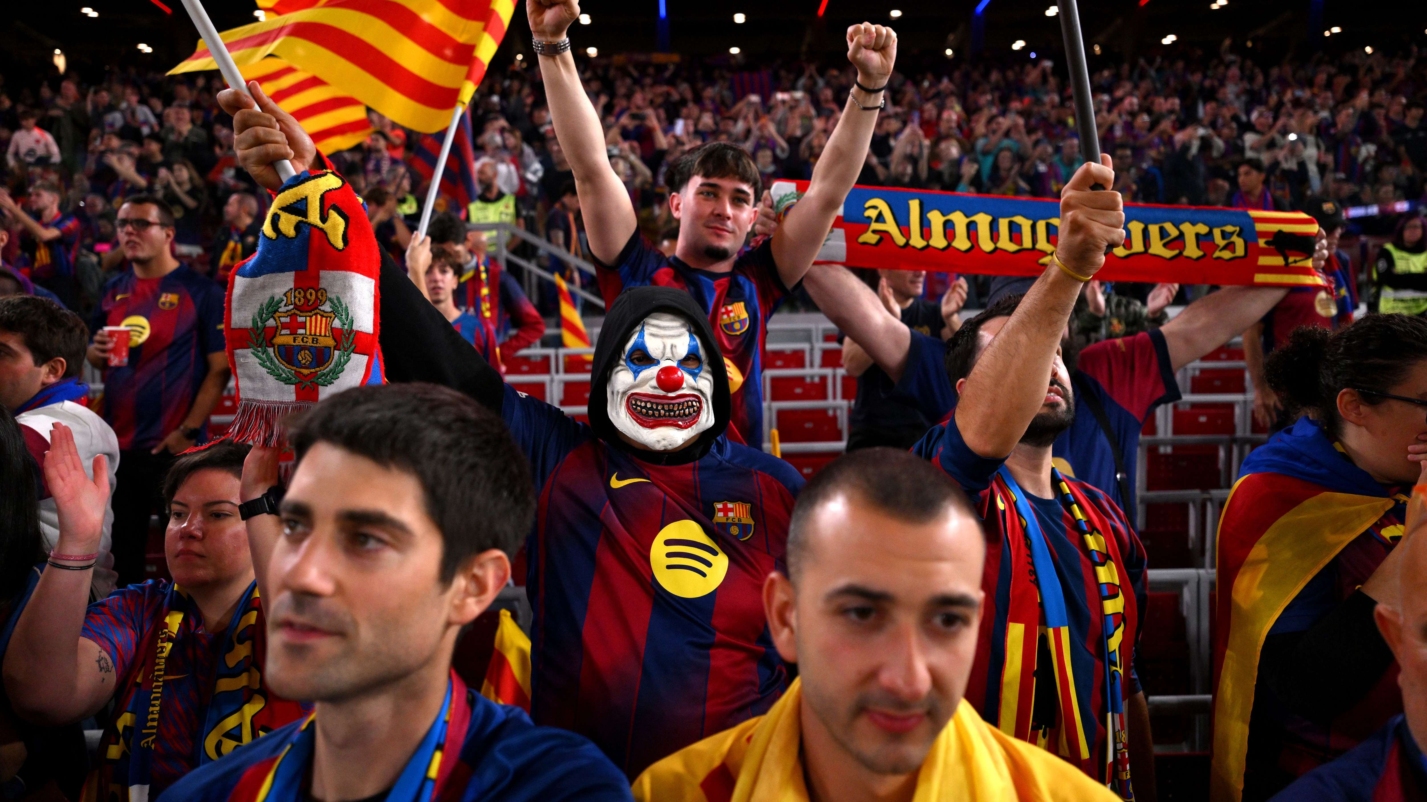 برشلونة ضد ريال مدريدنبضات القلب الزرقاء والحمراء.. لوحة ضخمة تحفز لاعبي برشلونة في الكلاسيكومساندة كبيرة من جماهير البلوجرانا16:5125 أكتوبر 2026