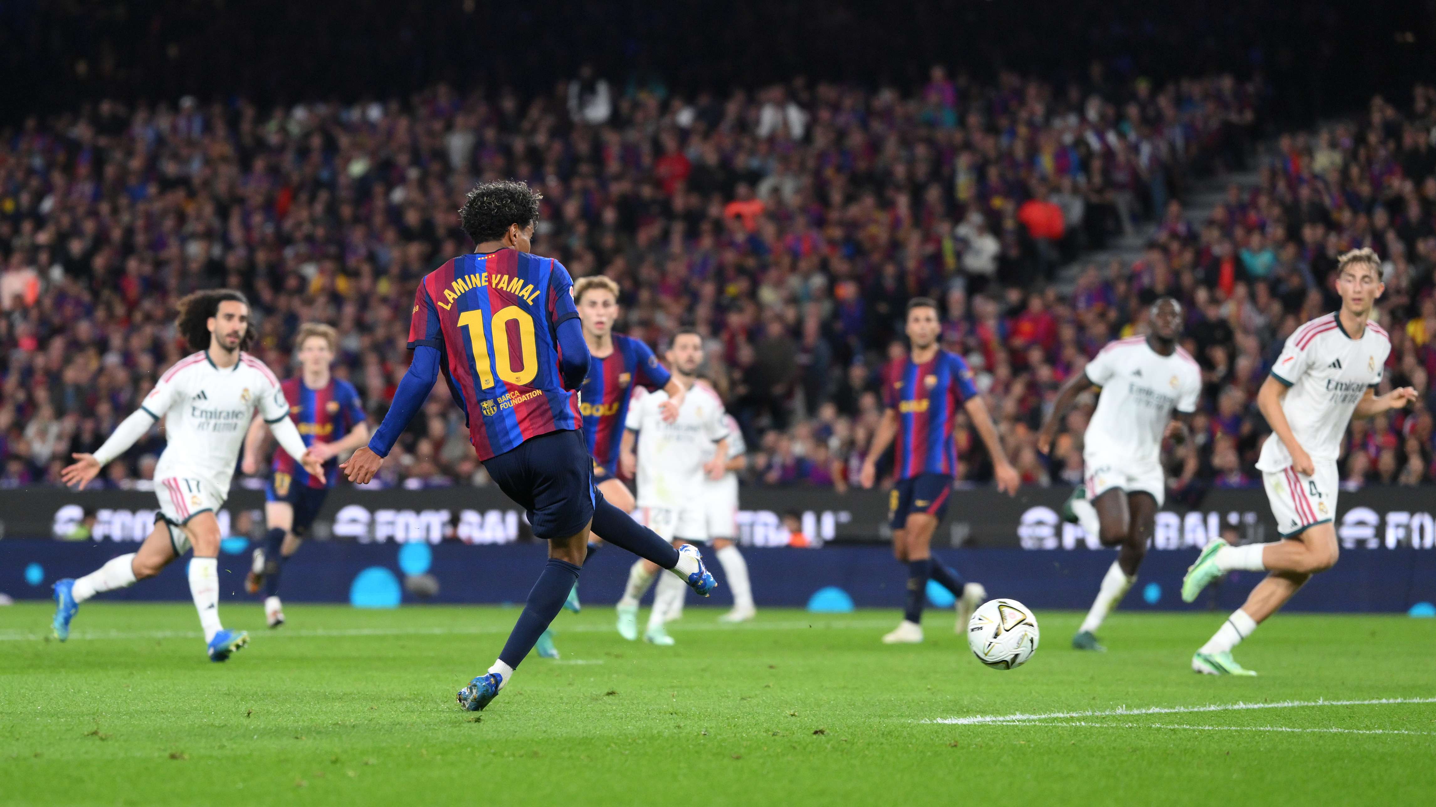 برشلونة ضد ريال مدريدالشوط الأول يفضح أزمة برشلونة.. سيناريو باريس يتكررلماذا؟17:2025 أكتوبر 2026
