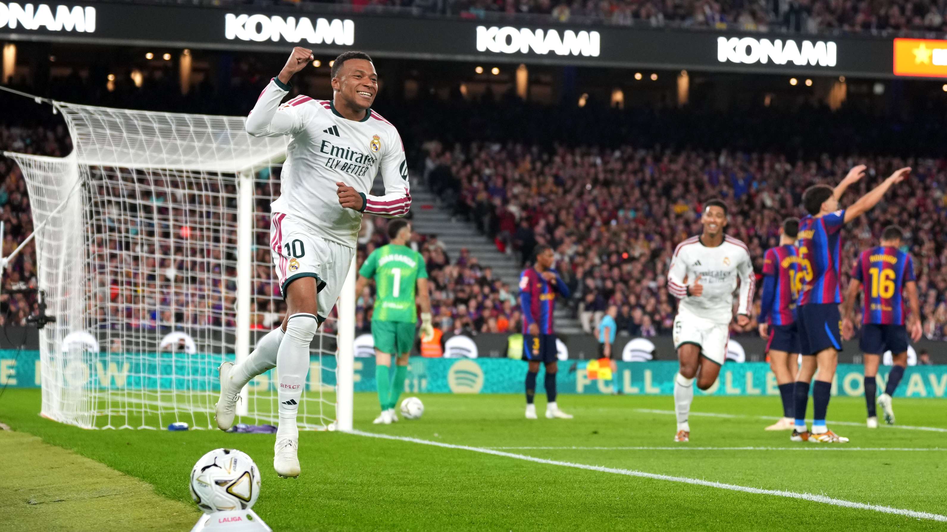 برشلونة ضد ريال مدريدأبوتريكة: برشلونة "العشوائي" كان محظوظا بالتأخر بهدف واحد في الشوط الأول "هذا أفضل شوط لريال مدريد مع مورينيو"17:0725 أكتوبر 2026