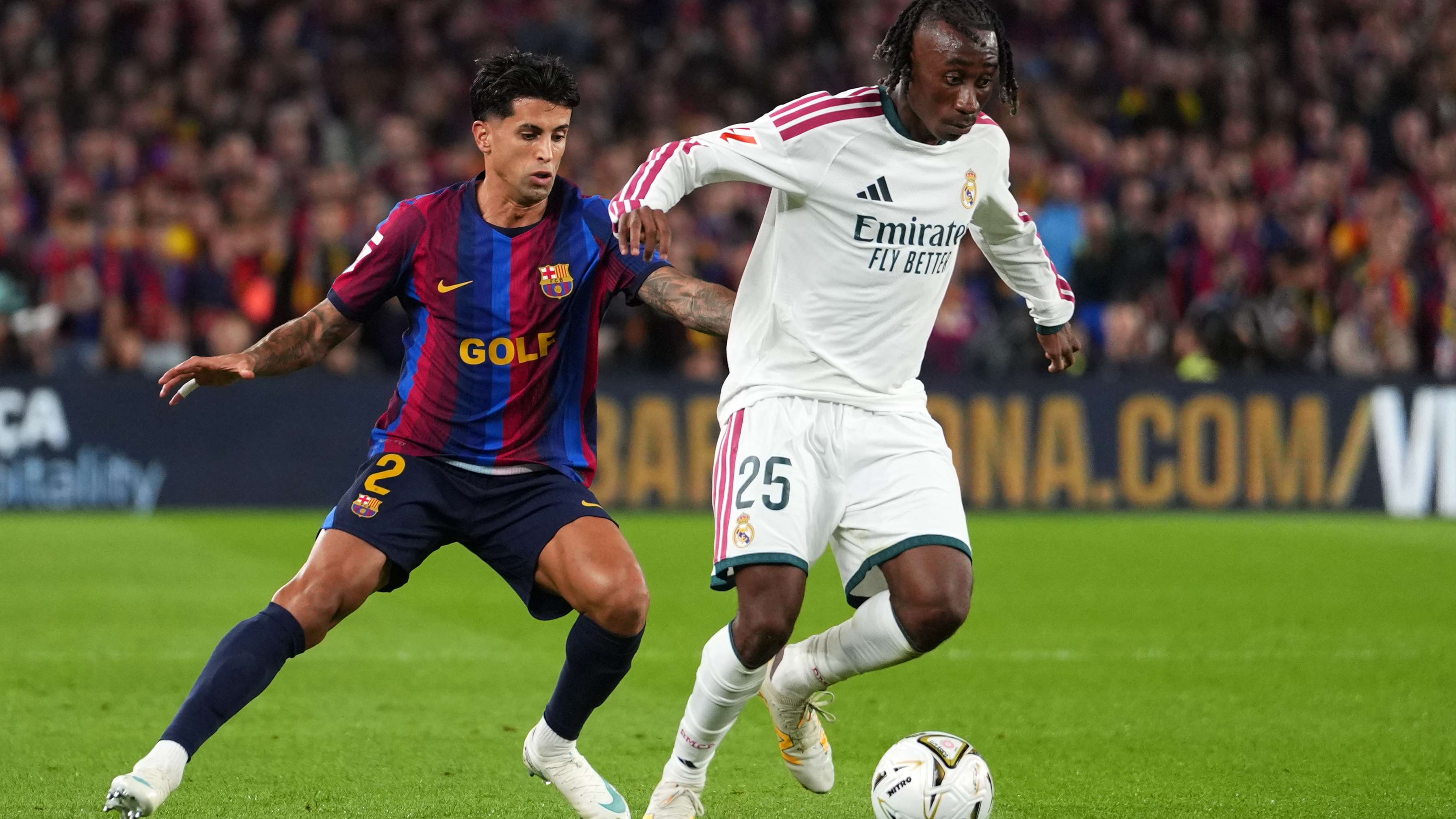 برشلونة ضد ريال مدريدالـ"VAR" خارج الخدمة.. تدخل عنيف من كانسيلو يشعل الجدل في الكلاسيكوما تعليقك؟17:4125 أكتوبر 2026