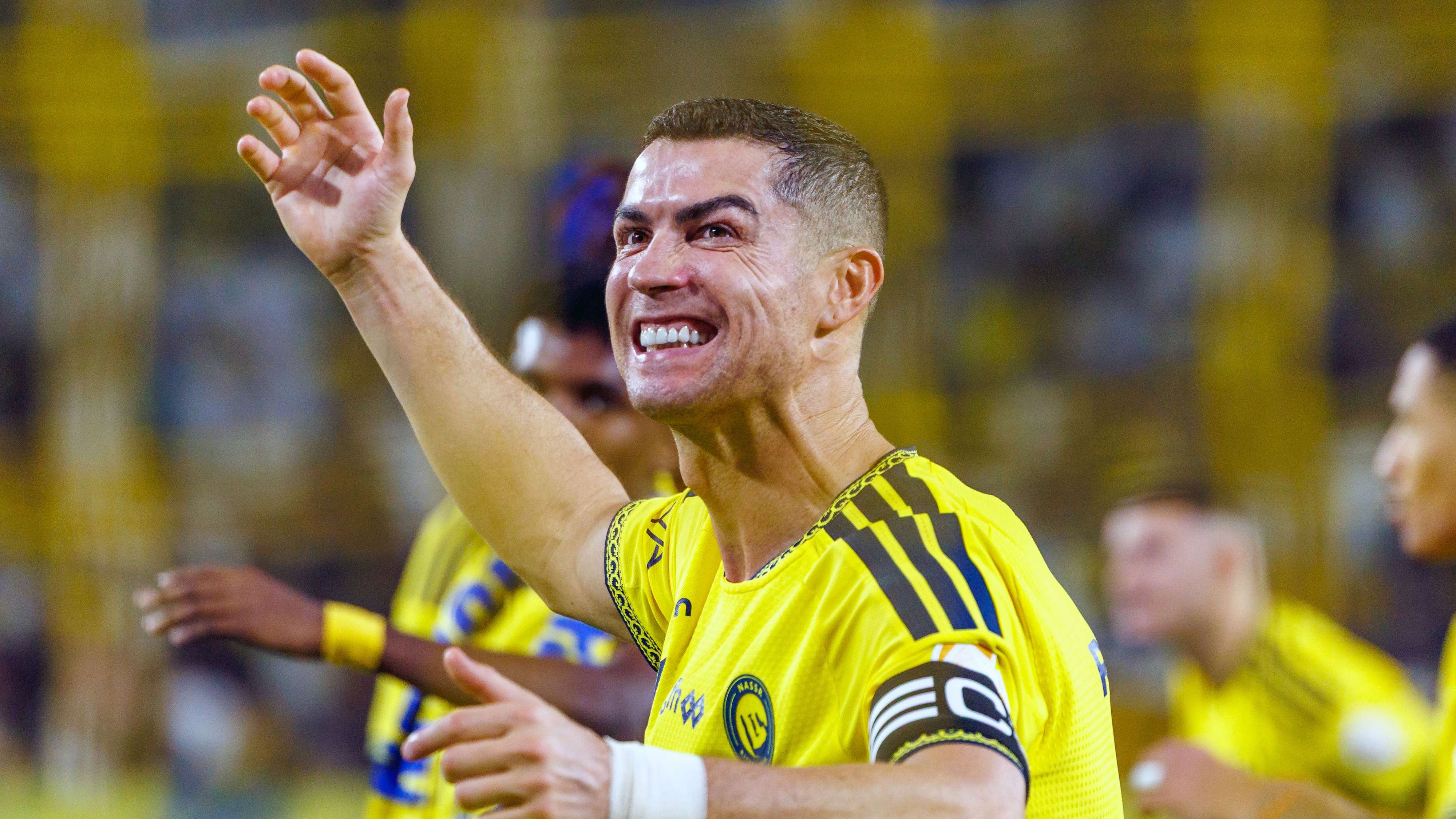 النصر ضد الخلودبعد اقترابه من الألفية.. أسطورة الهلال يتحدى رونالدو مجددًا!الهداف التاريخي لكرة القدم يصنع الحدث ويشعل الجدل17:4329 أكتوبر 2026