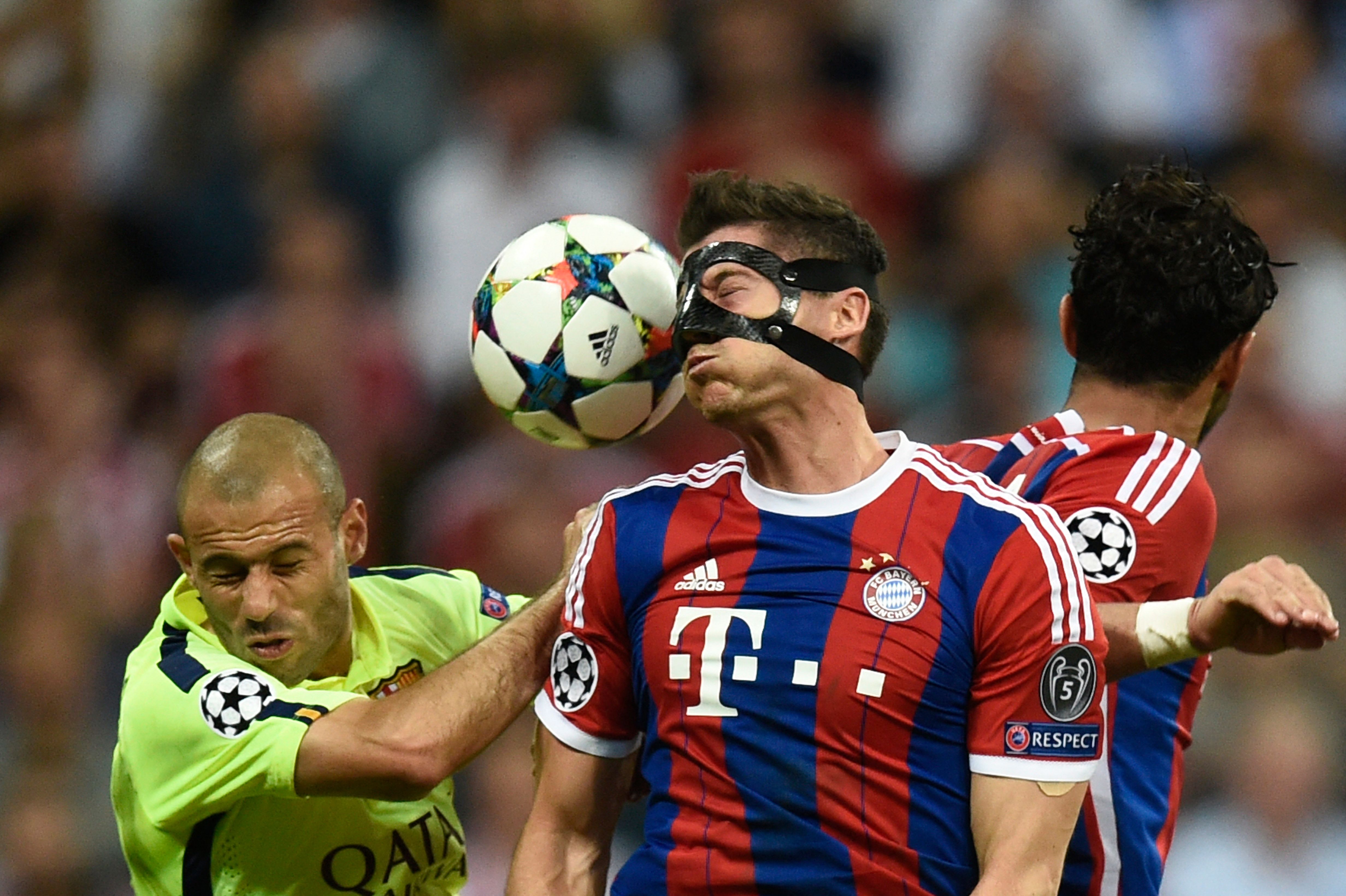 TOPSHOT-FBL-EUR-C1-GER-ESP-BAYERN-BARCELONA