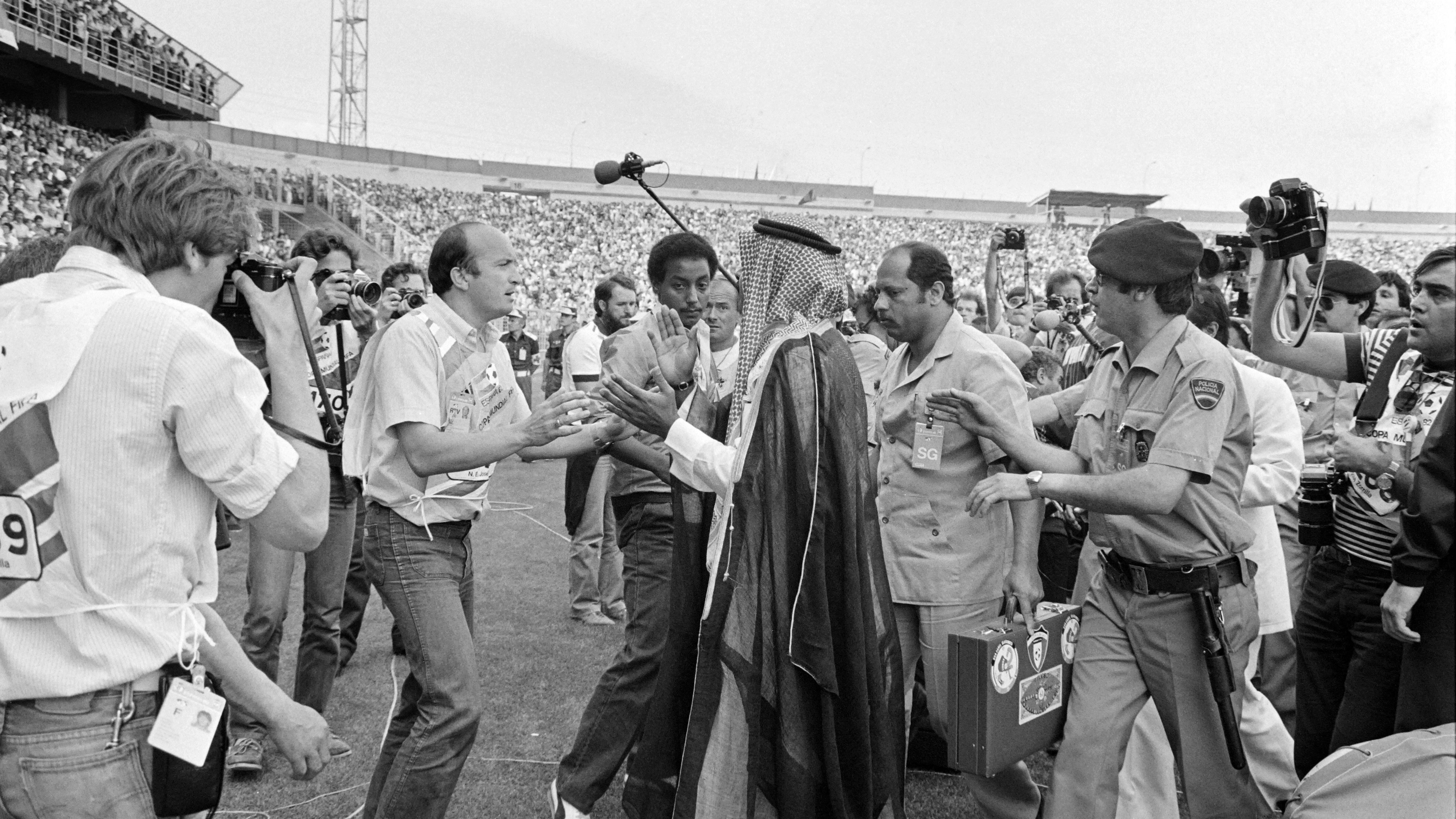 France and Kuwait in 1982...and invading the field