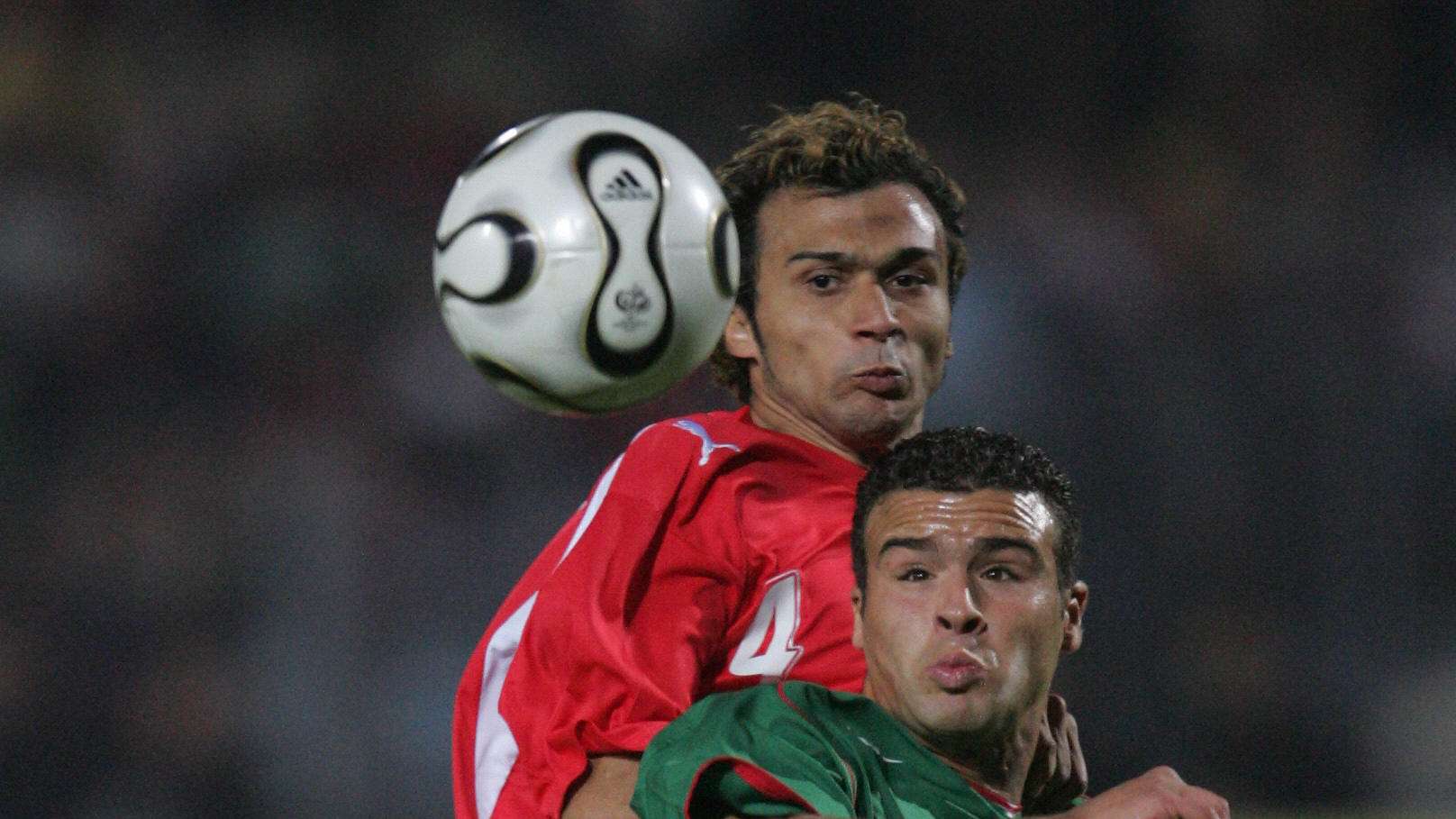 Morocco's Abdelali Bou Saboun (R) fights