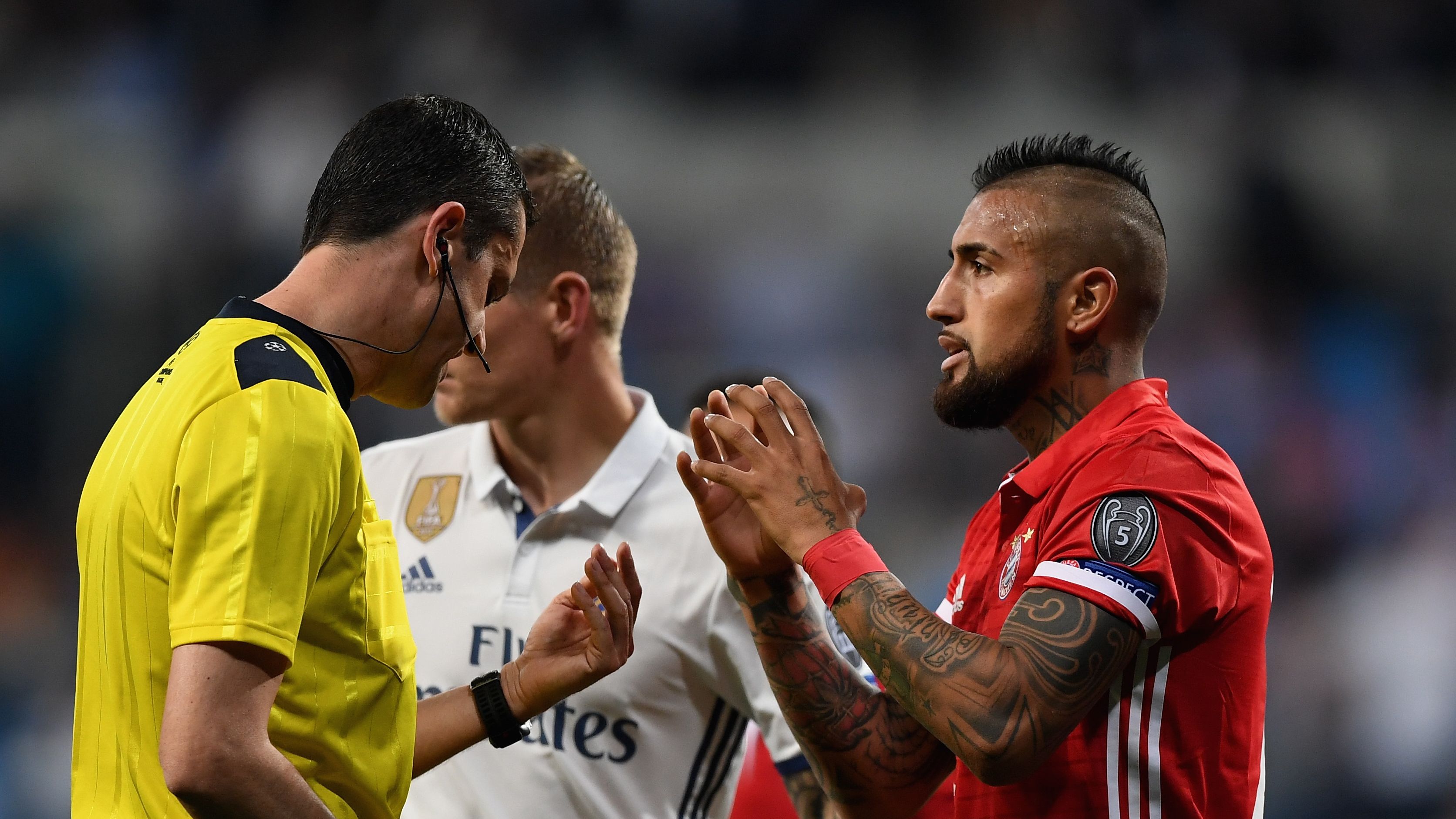 فيدال يتهم ريال مدريد بالسرقة: تقنية الفيديو وُجدت لمنع تكرار ذلك