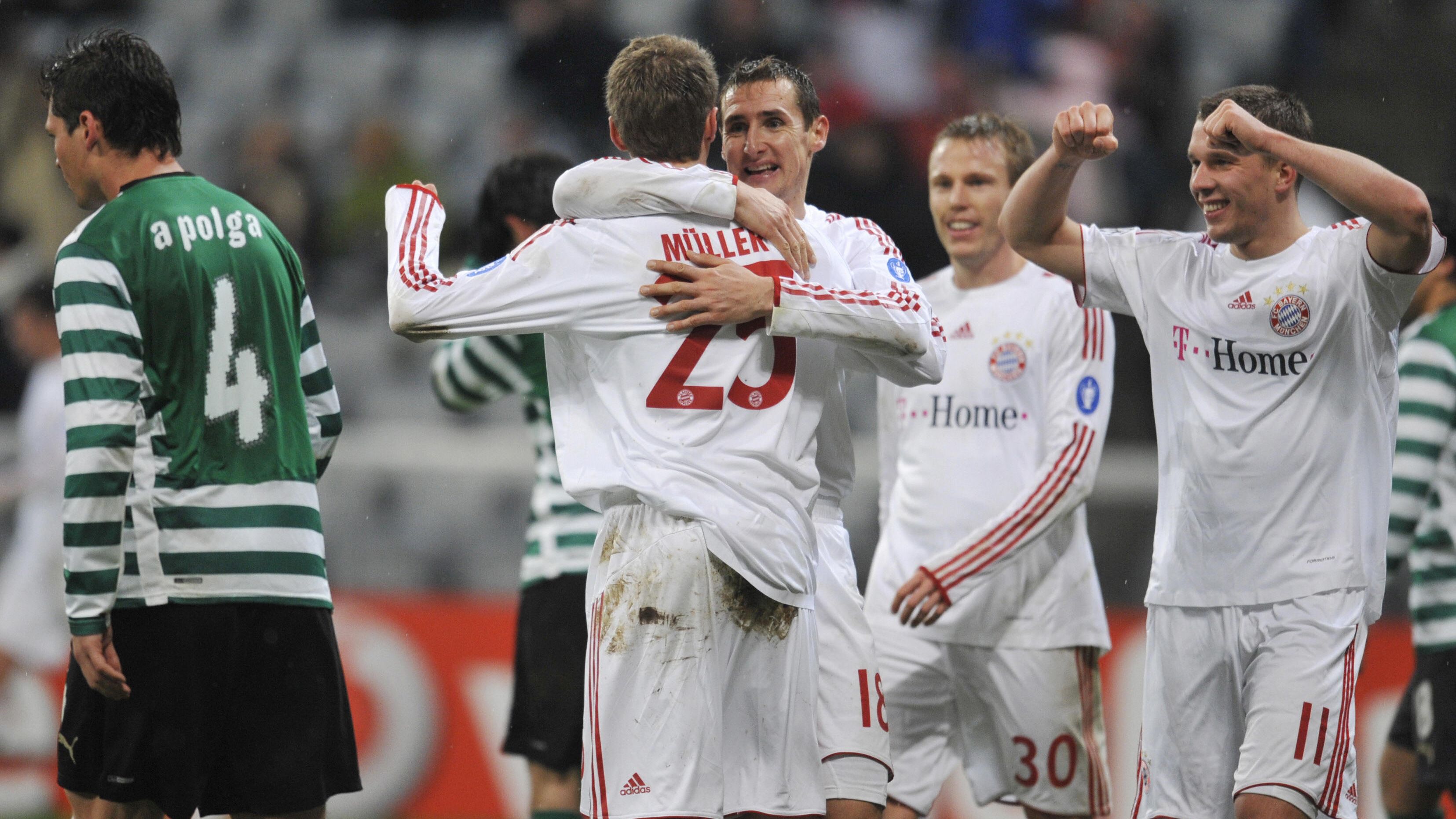 (From L) Bayern Munich's midfielder Thom