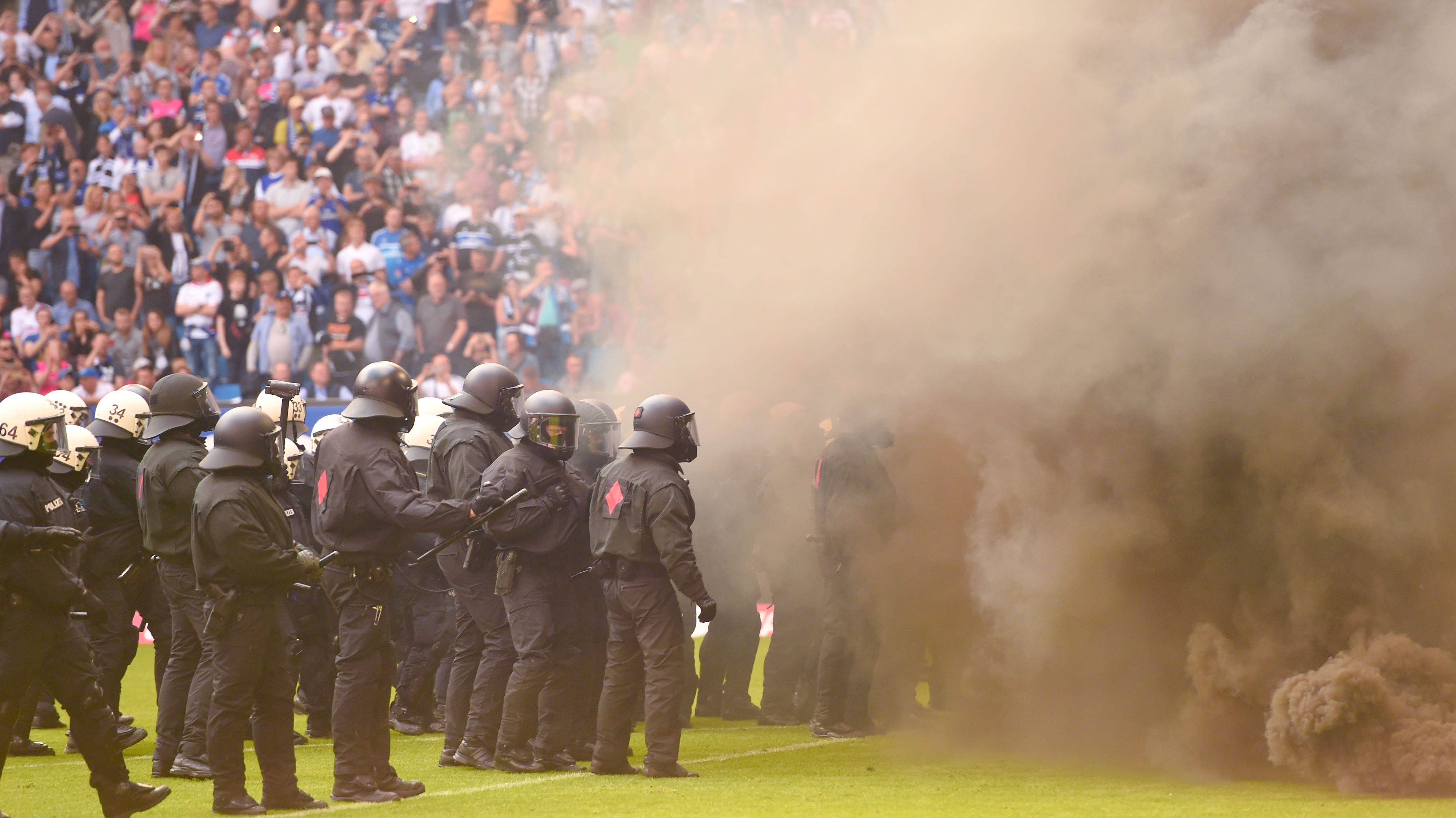 FBL-GER-BUNDESLIGA-HAMBURG-MOENCHENGLADBACH
