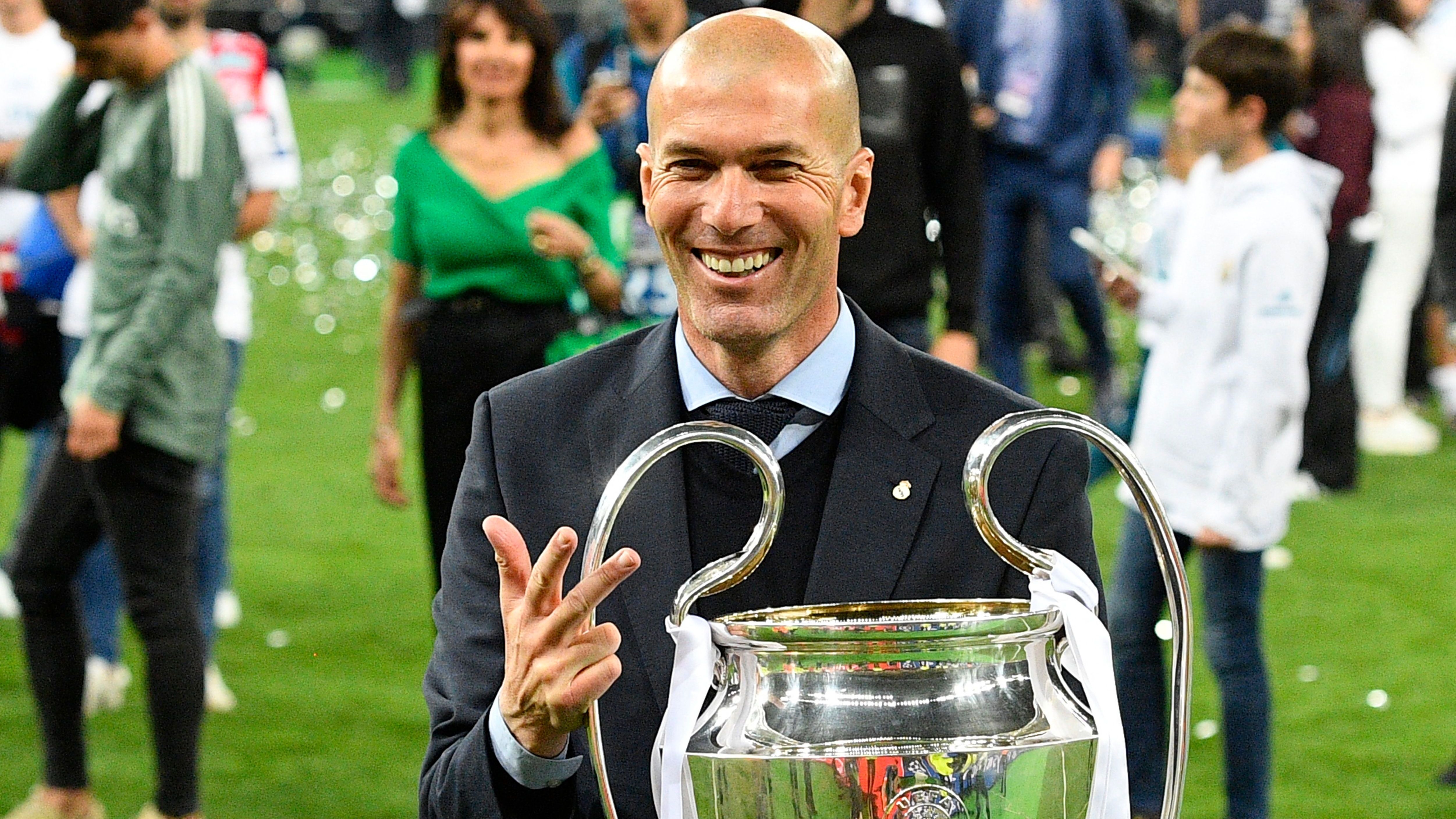 TOPSHOT-FBL-EUR-C1-LIVERPOOL-REAL MADRID