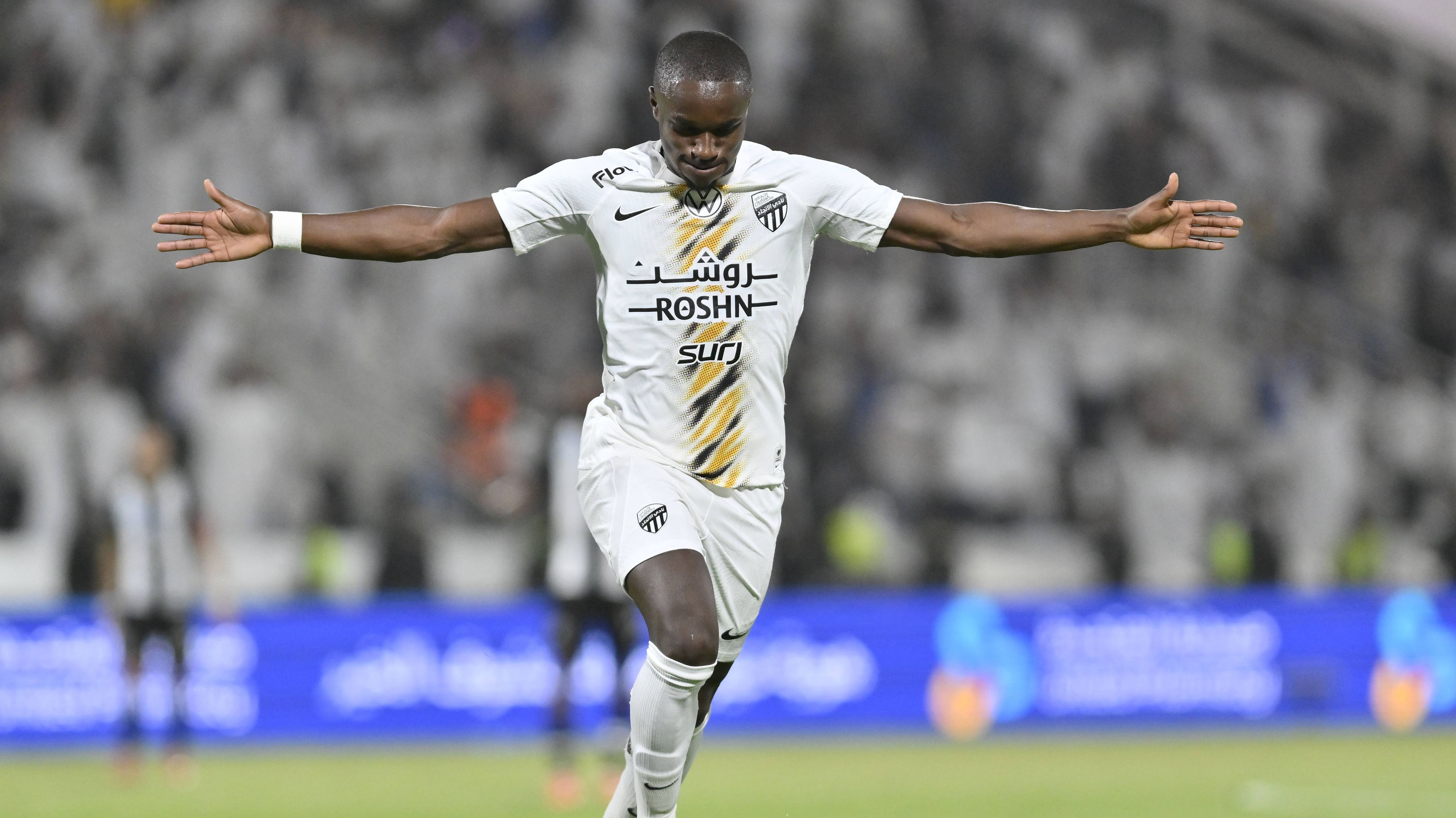 إنتر لا يستسلم.. عرض جديد يطارد ديابي في الاتحاد السعودي