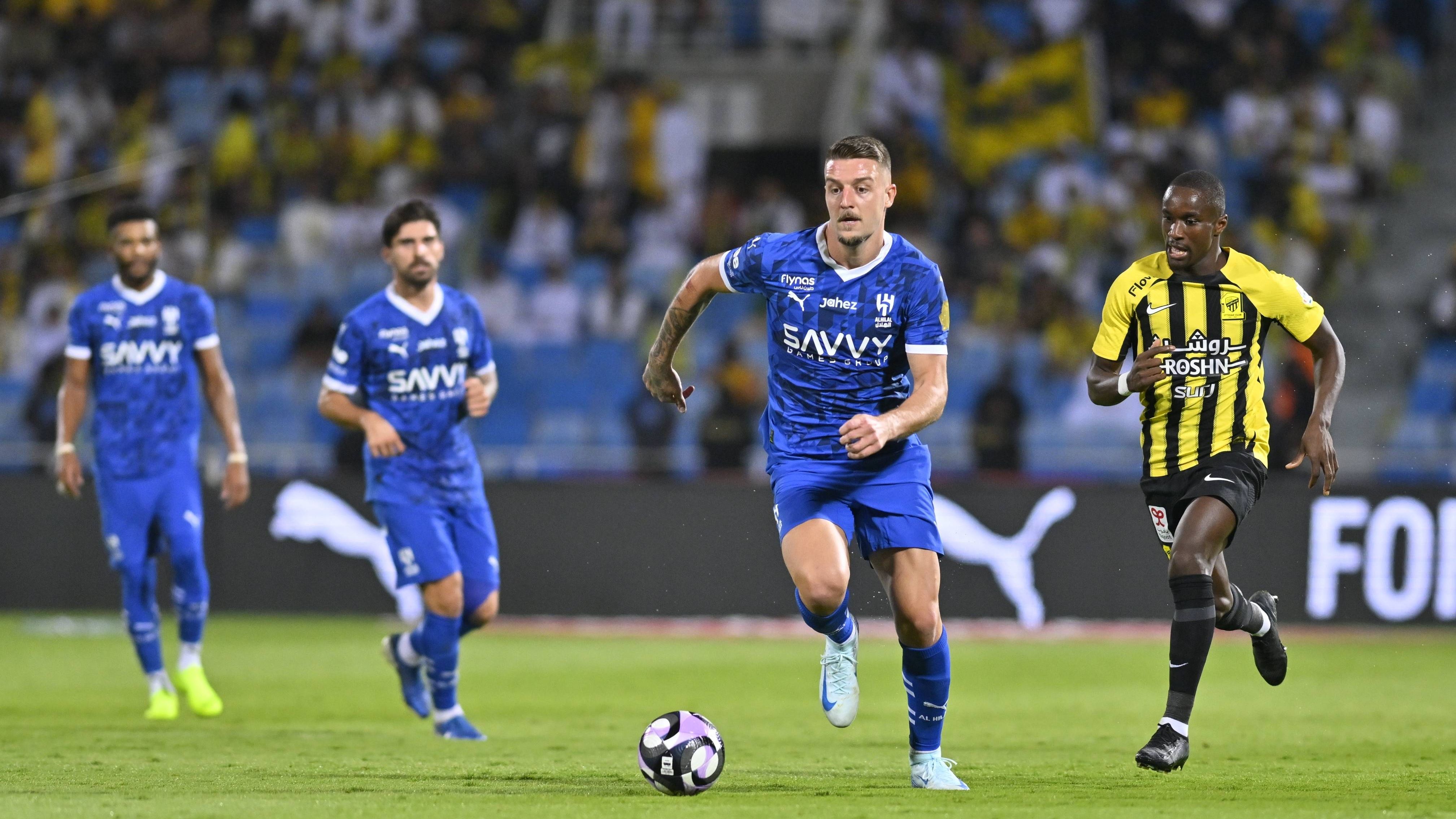 ما القنوات الناقلة لمباراة الهلال والاتحاد في دوري روشن السعودي 2026-2027؟ وكيف تشاهدها عبر الإنترنت؟