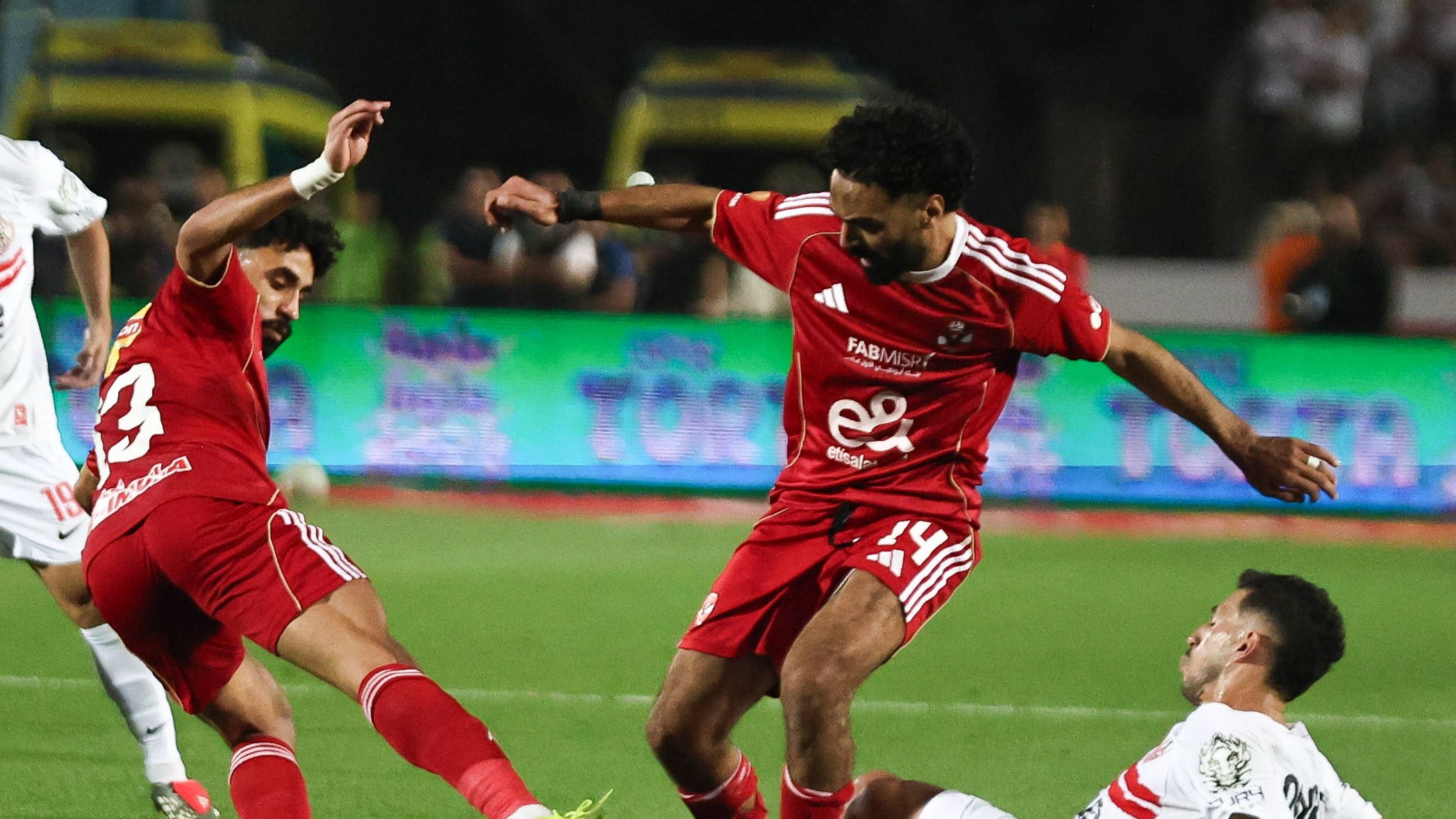 الذكاء الاصطناعي يجيب: ما النتيجة المتوقعة لقمة الأهلي والزمالك؟