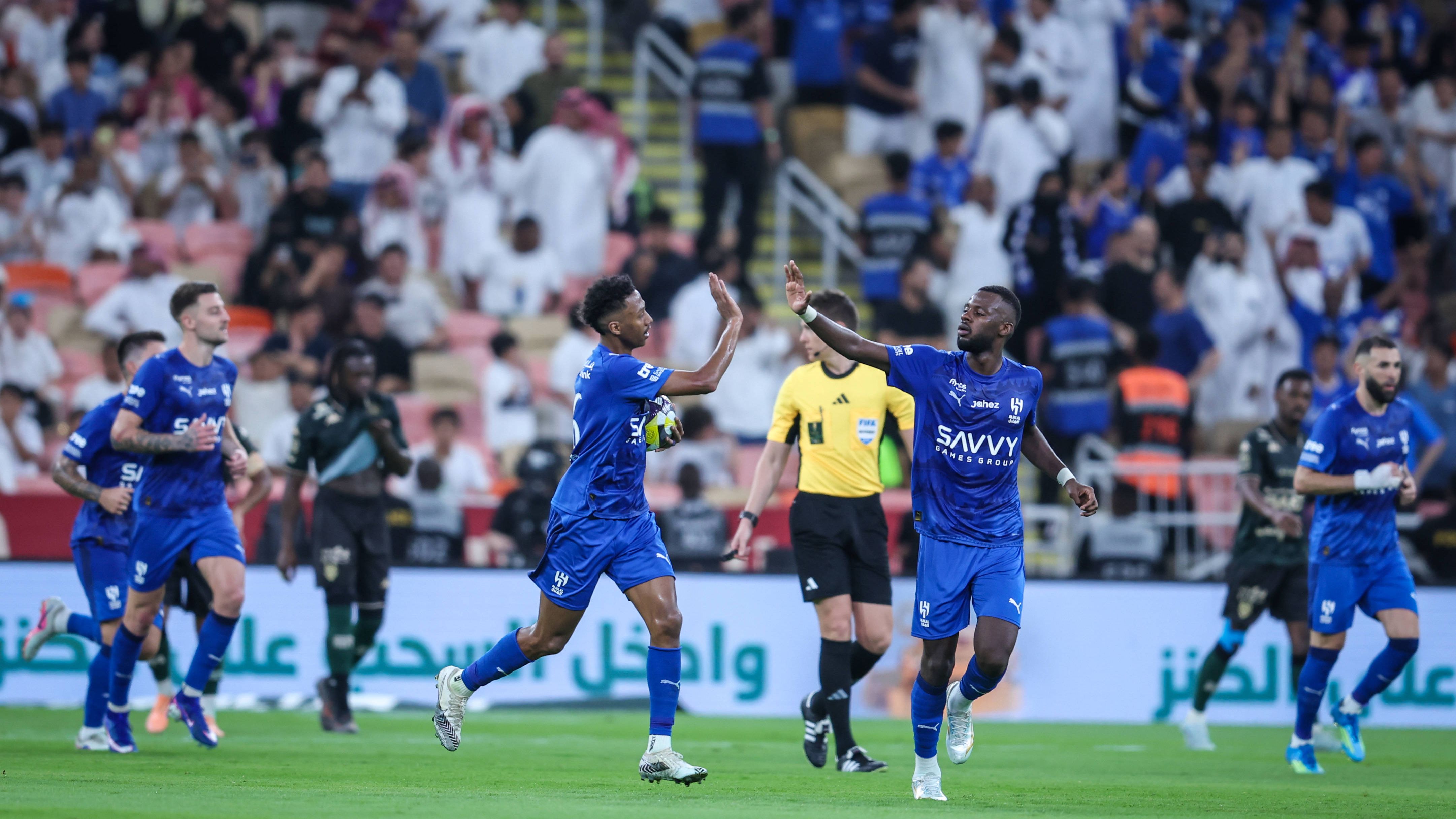 هرب من فخ الإعارات.. الأهلي يضم منبوذ الهلال