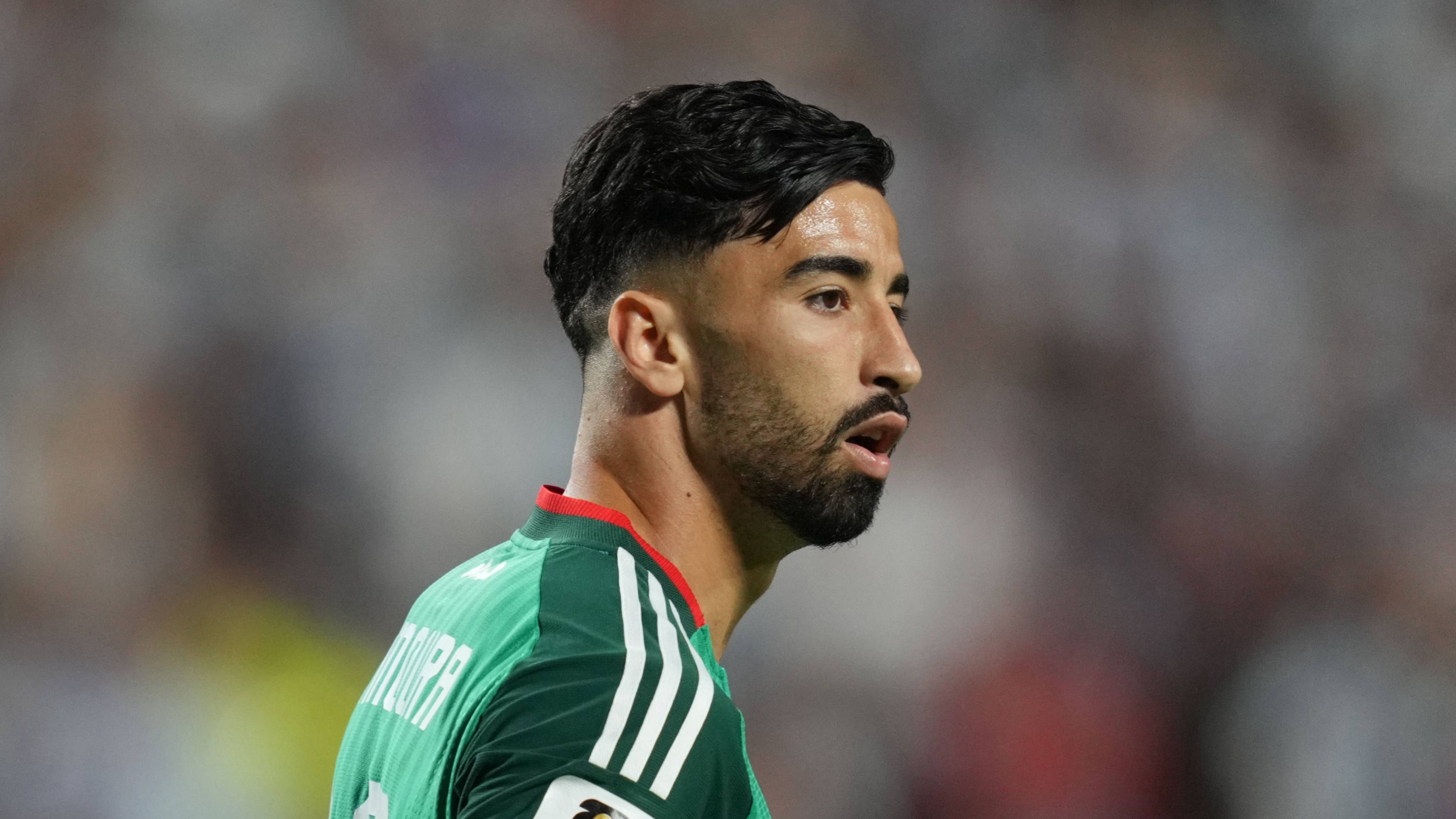 عمورة يقترب من الدوري الفرنسي في صفقة مفاجئة