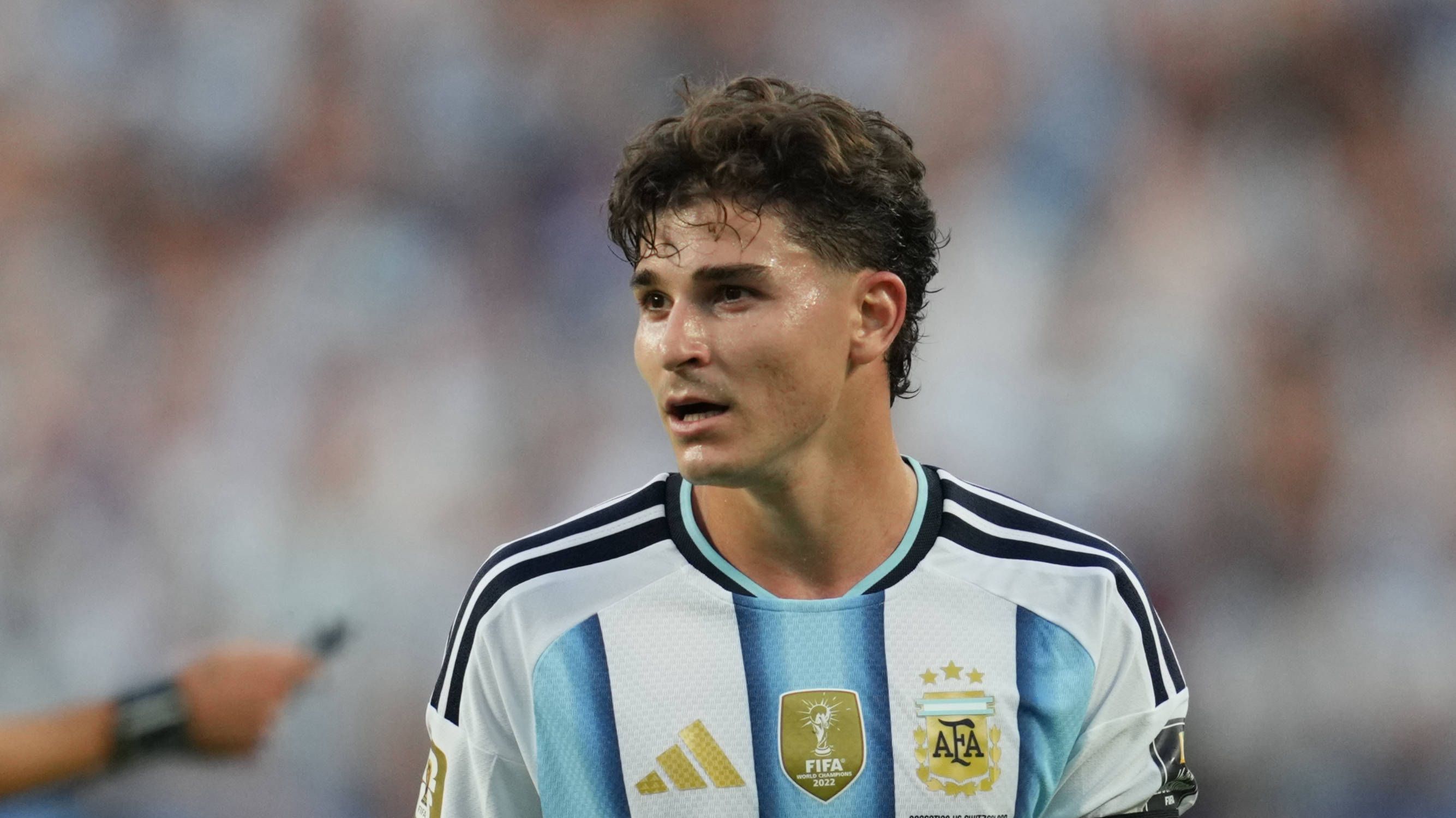 ألفاريز يهدد بمقاطعة تدريبات أتلتيكو مدريد بعد تصريحات إدارية "استفزازية" قبل نهائي المونديال