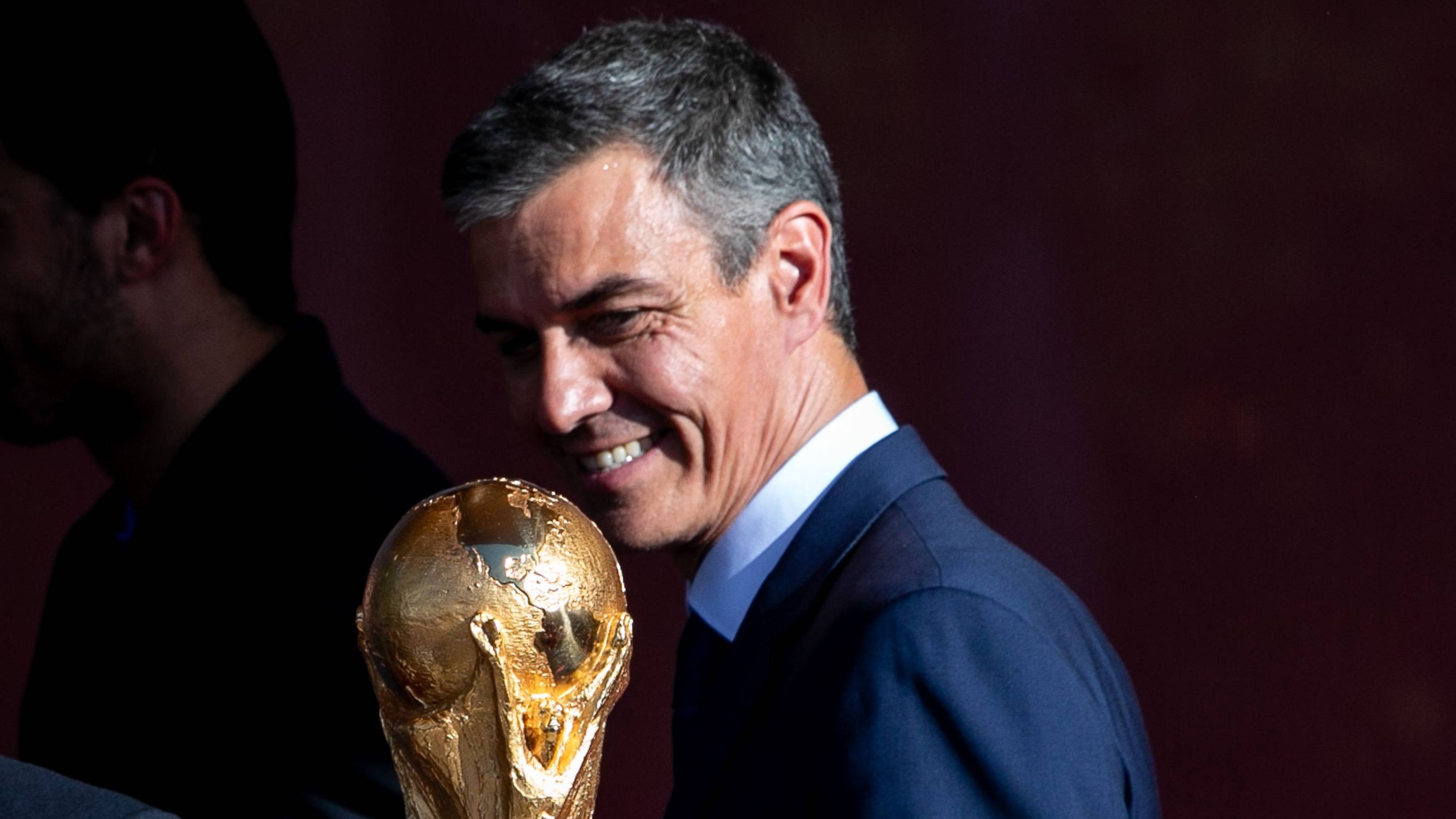 نجم أتلتيكو مدريد ينفي تعمده تجاهل رئيس وزراء إسبانيا