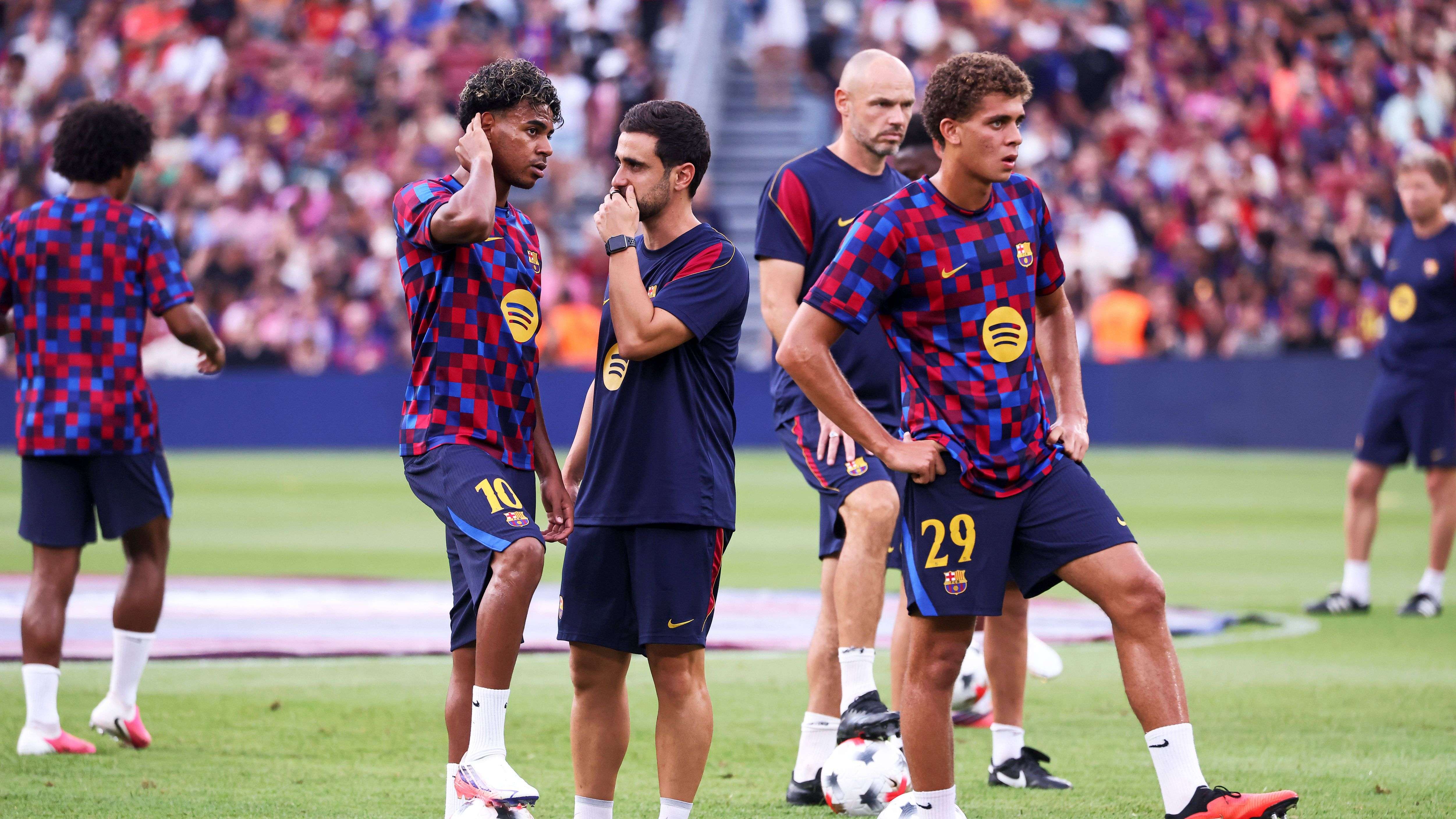 القنوات الناقلةالقنوات الناقلة لمباراة جالطة سراي وبرشلونة في دوري أبطال أوروبا 2026-2027كل ما تريد معرفته عن القنوات الناقلة لمباراة جالطة سراي وبرشلونة في دوري أبطال أوروبا 2026-2027.. وكيف تشاهدها على الإنترنت؟ 11:4612 أكتوبر 2026